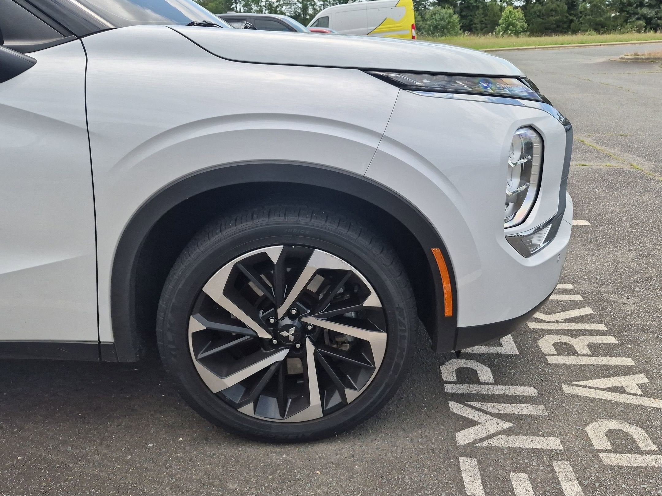 2022 Mitsubishi Outlander SE