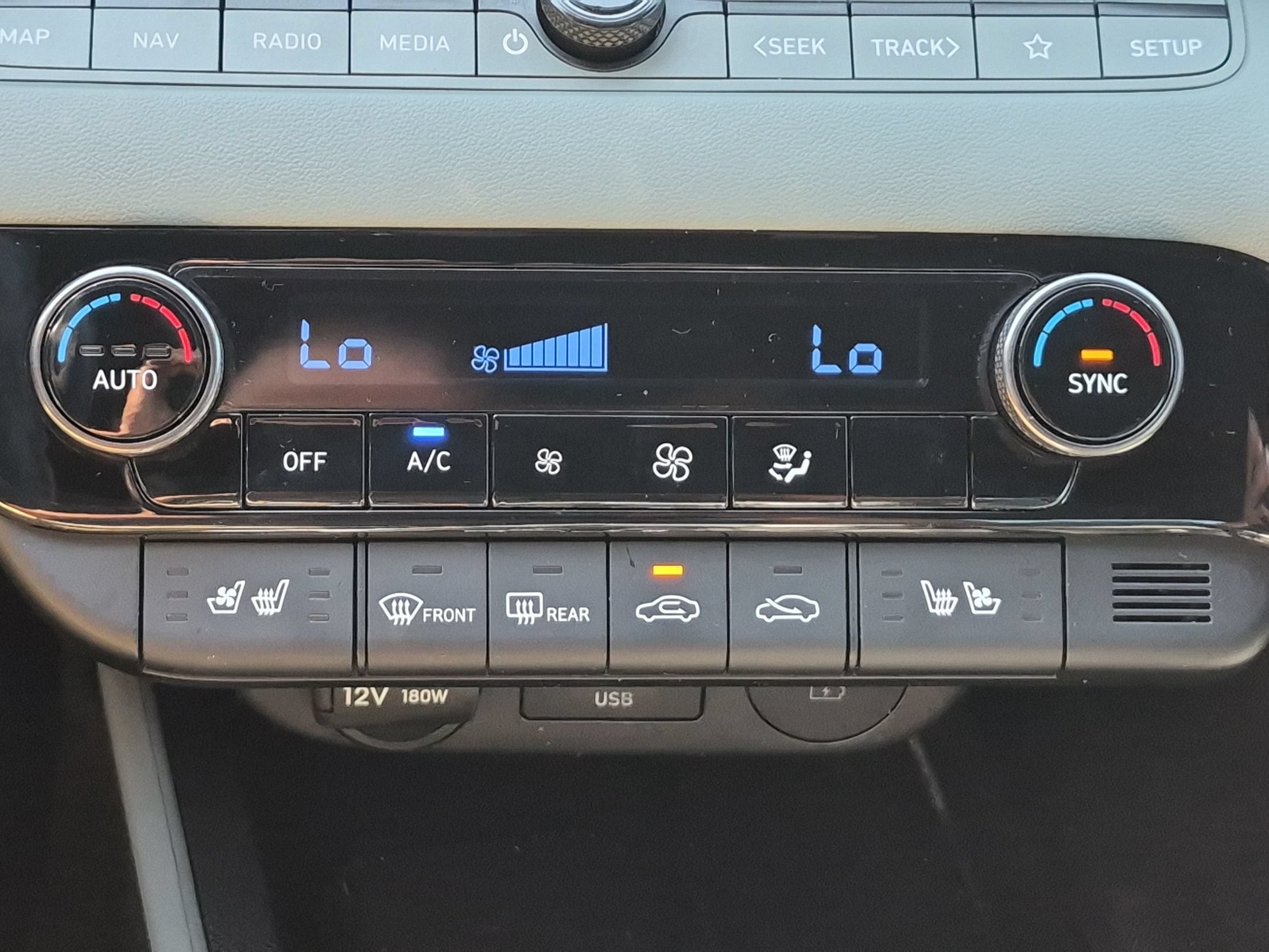 2024 Hyundai Elantra Hybrid Limited