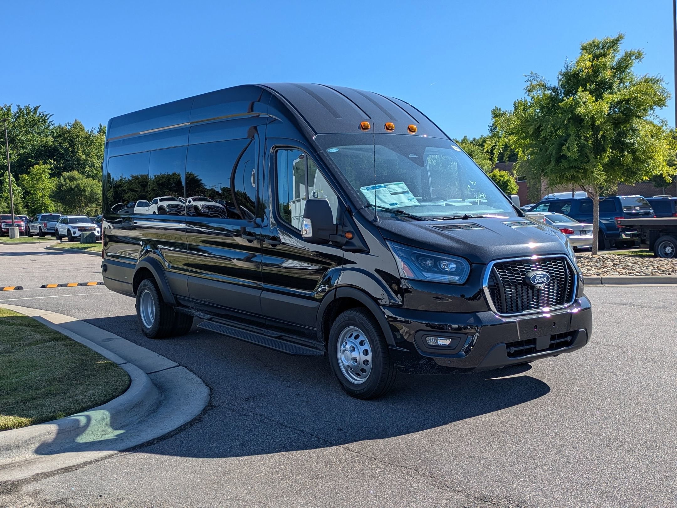 2026 Ford Transit Passenger Wagon XLT