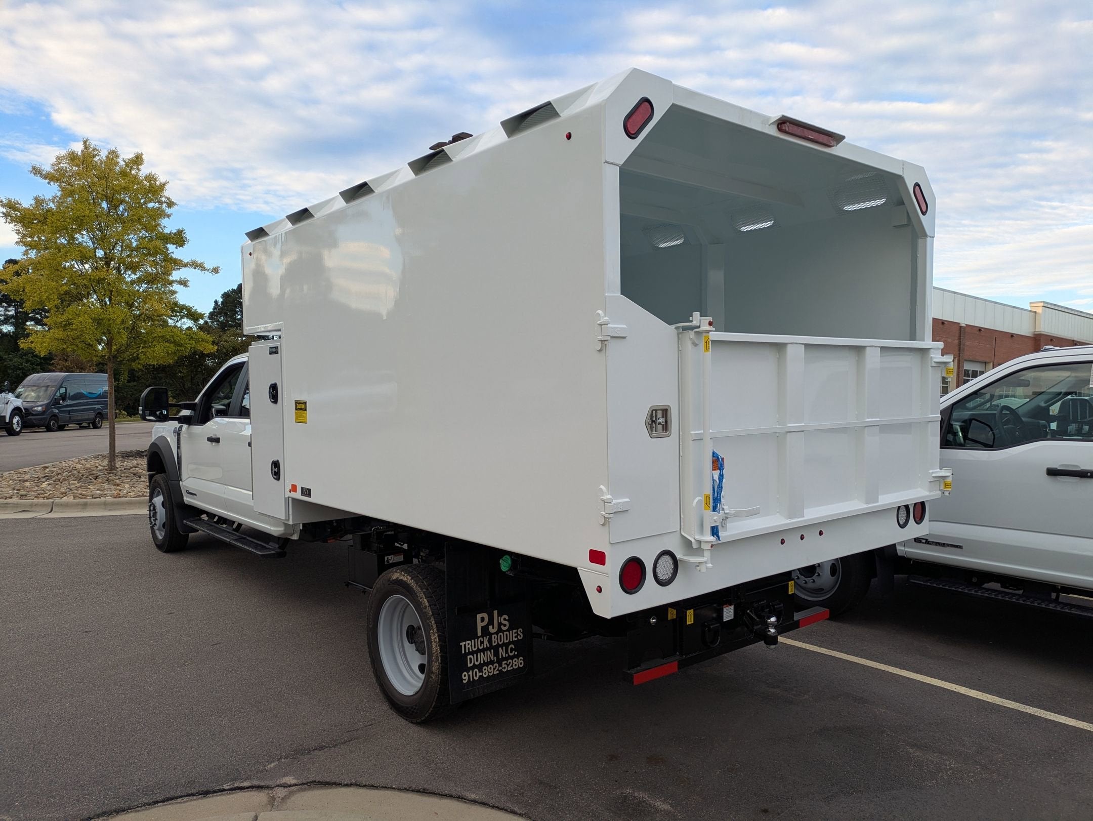 2025 Ford Super Duty F-550 DRW XL