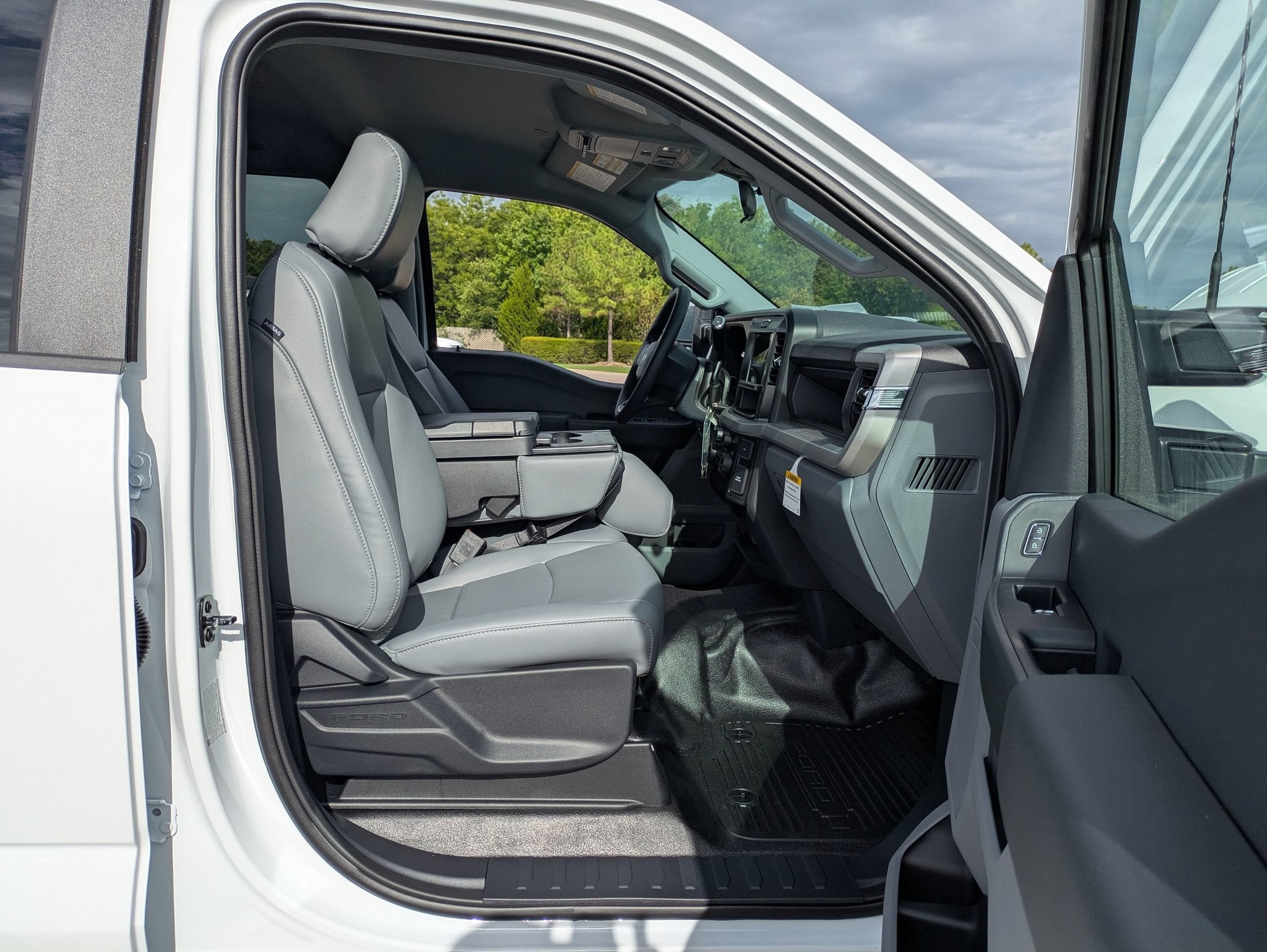 2026 Ford Super Duty F-550 DRW XL