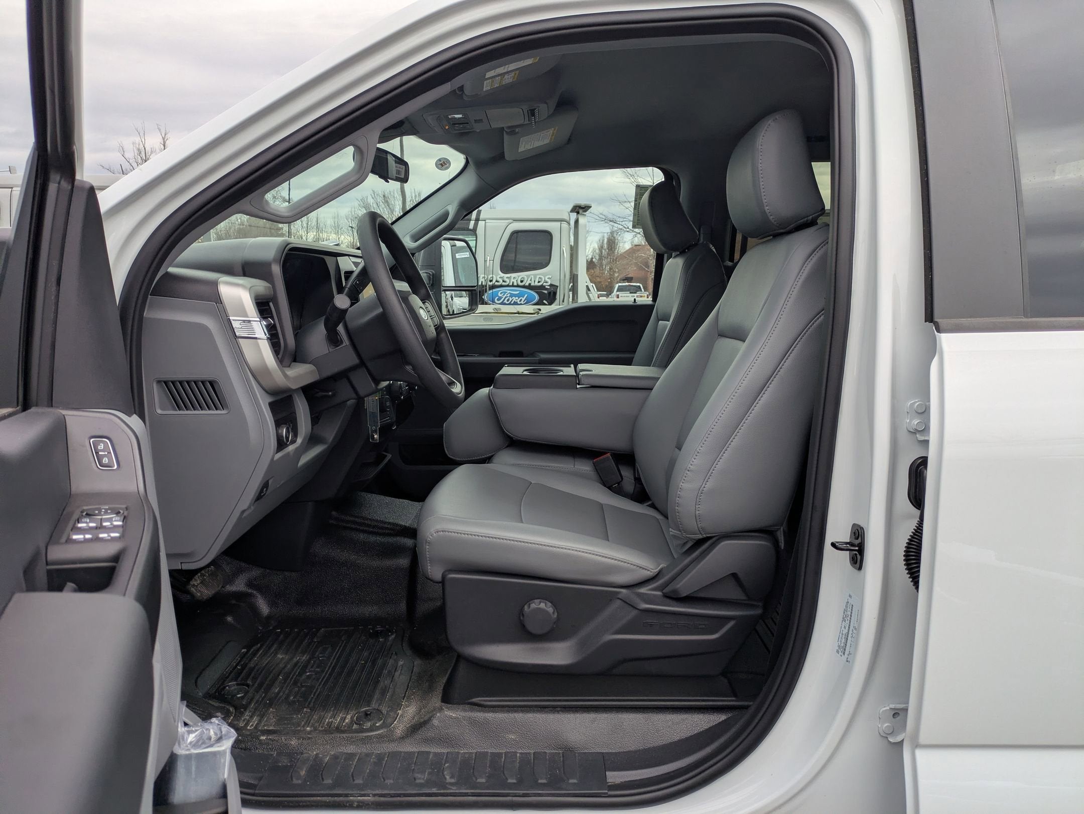 2026 Ford Super Duty F-350 DRW XL