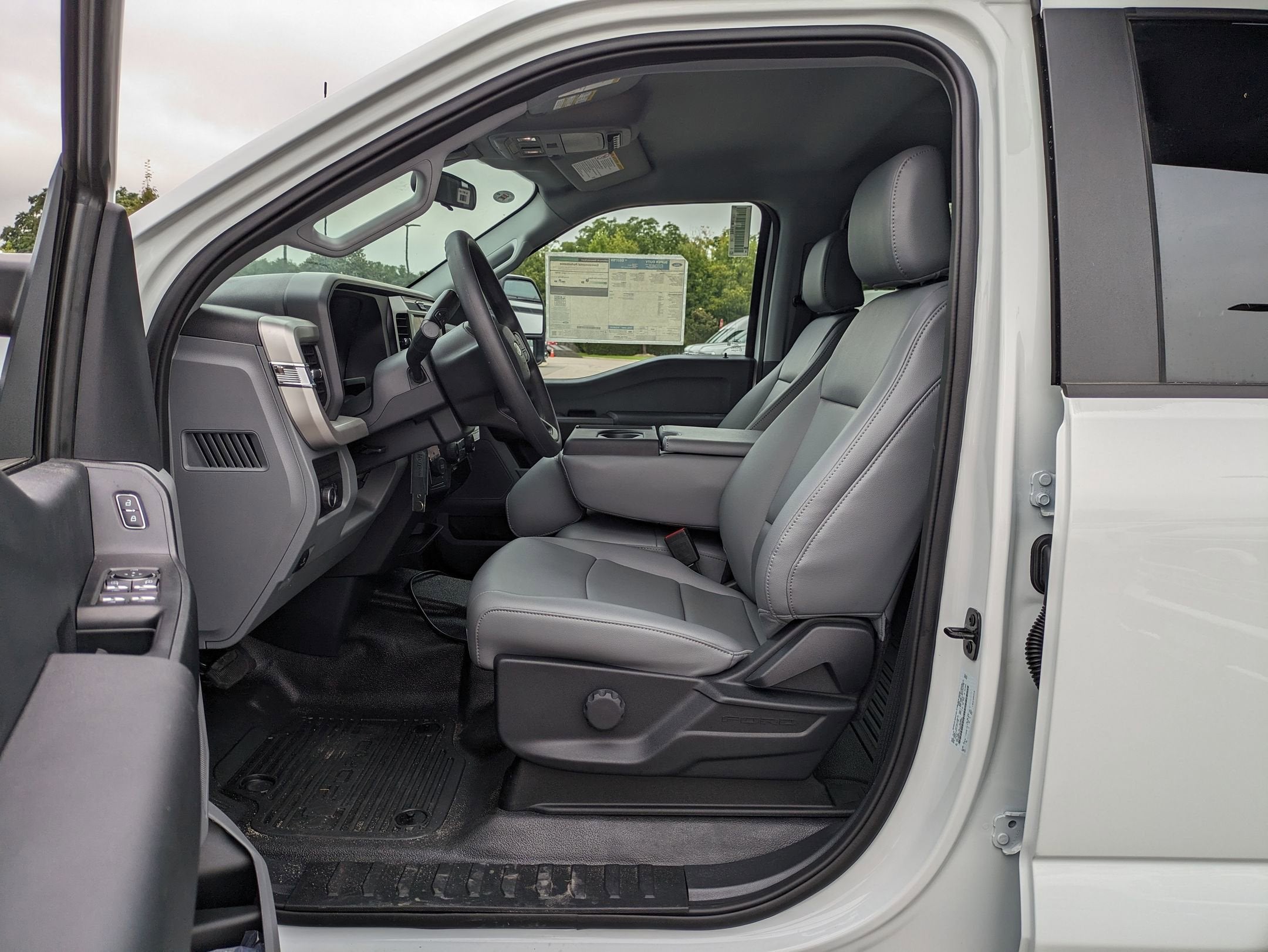 2025 Ford Super Duty F-350 DRW XL