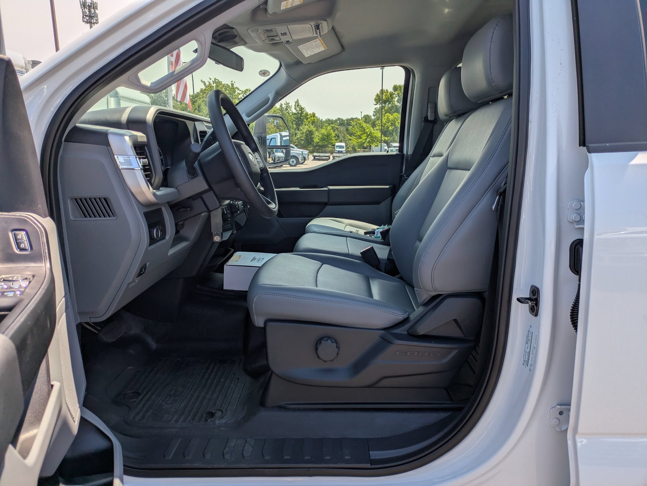 2026 Ford Super Duty F-350 DRW XL