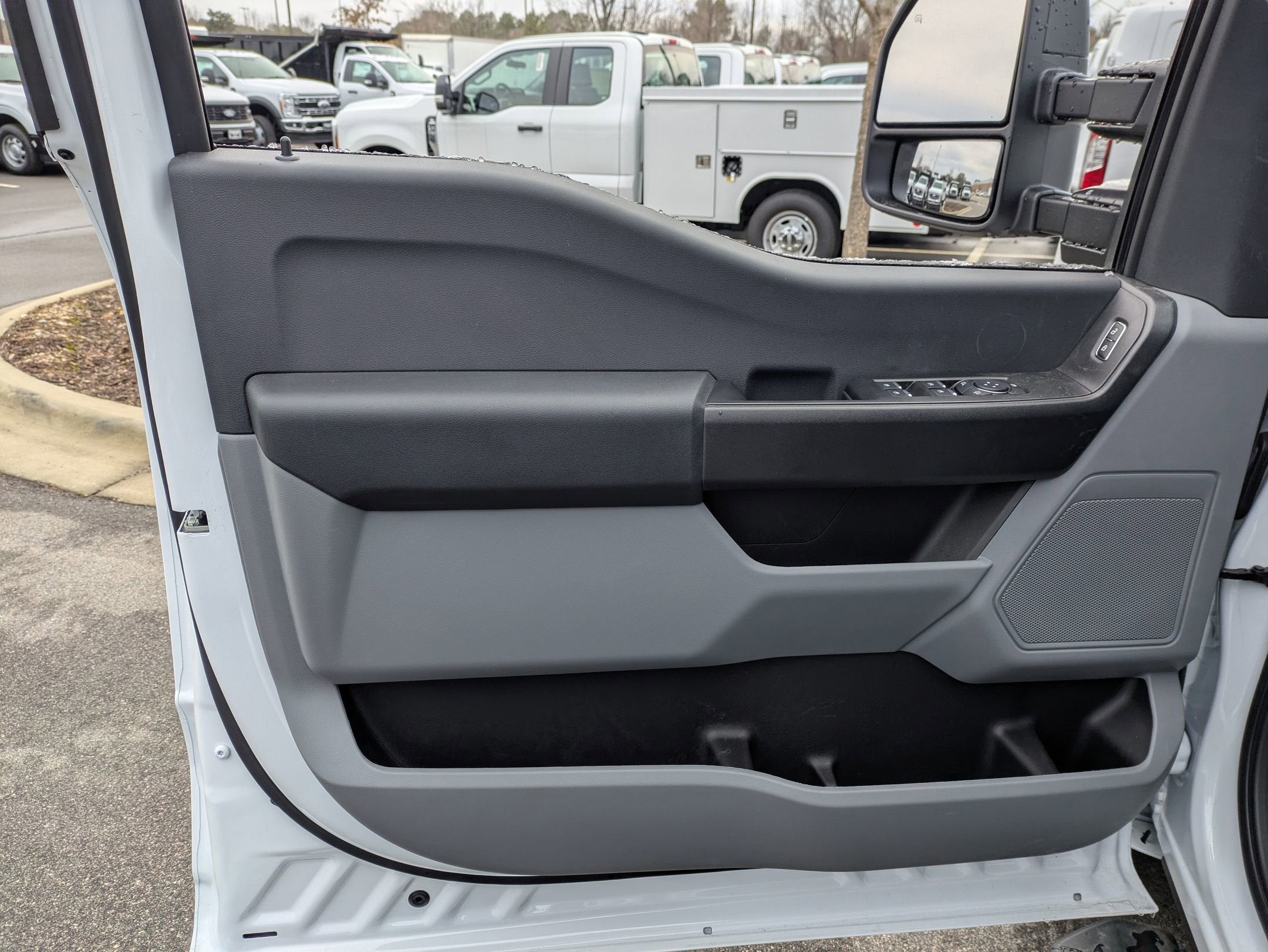 2026 Ford Super Duty F-350 DRW XL