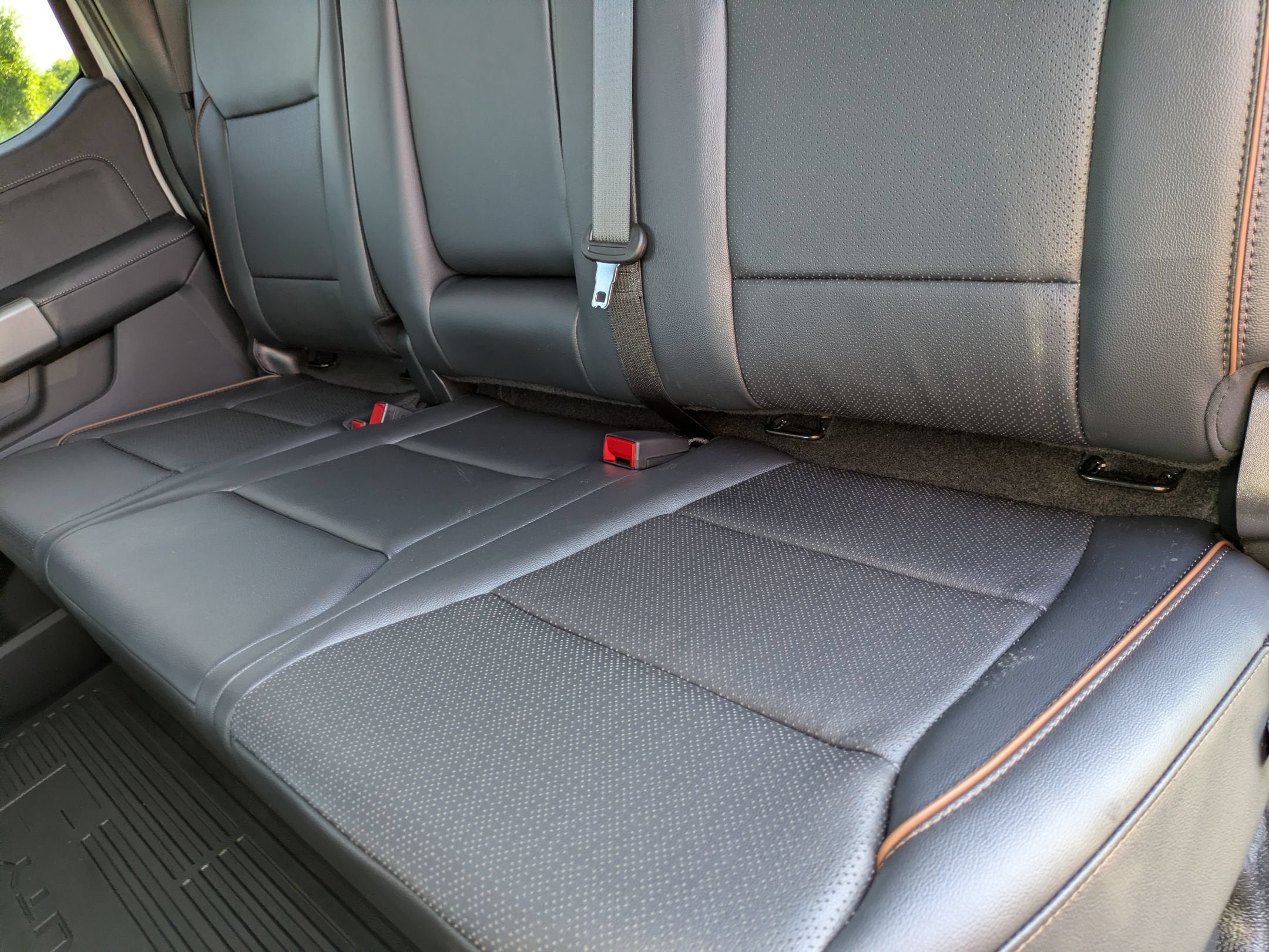 2026 Ford Super Duty F-450 DRW LARIAT