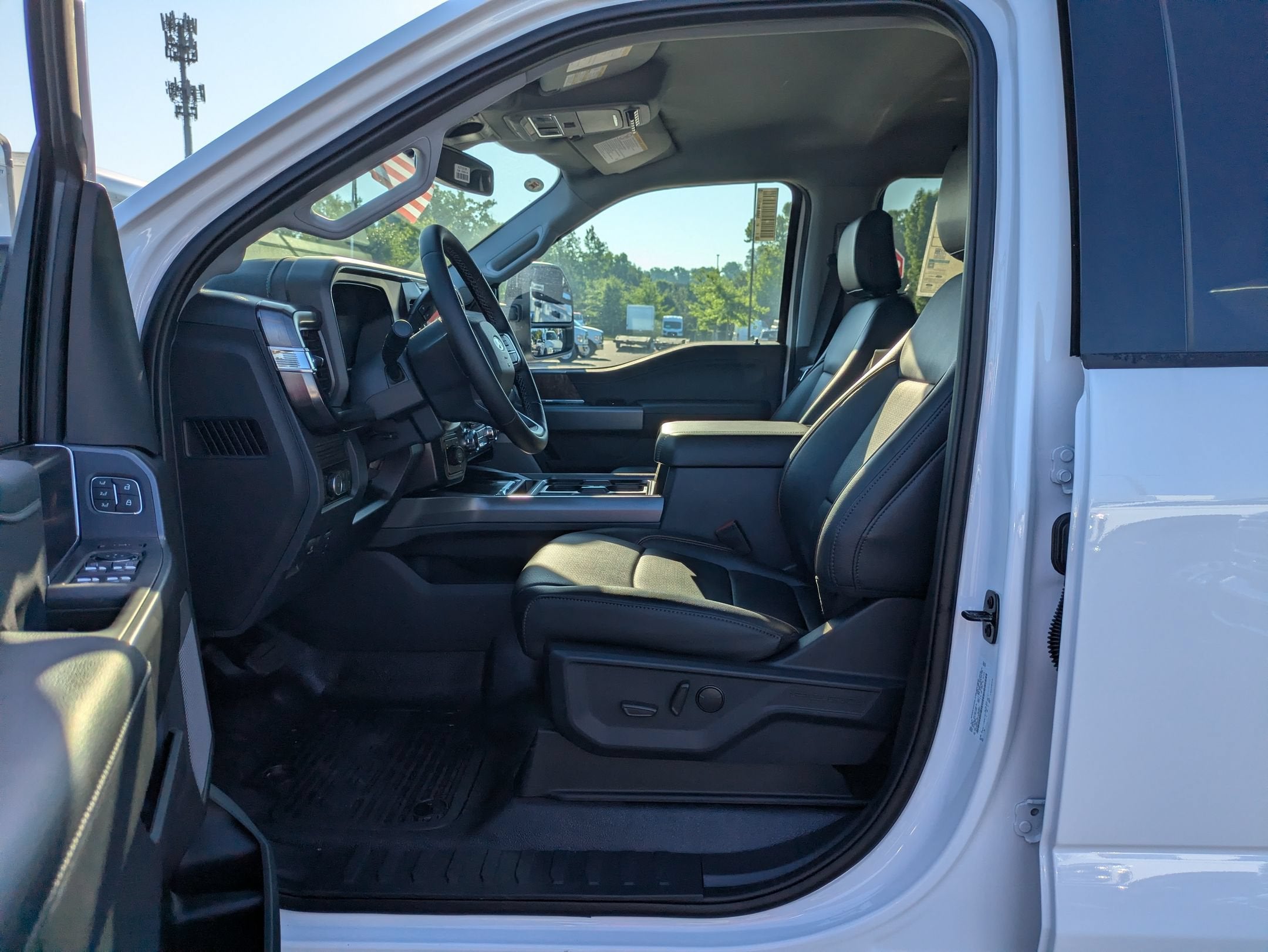 2026 Ford Super Duty F-450 DRW LARIAT