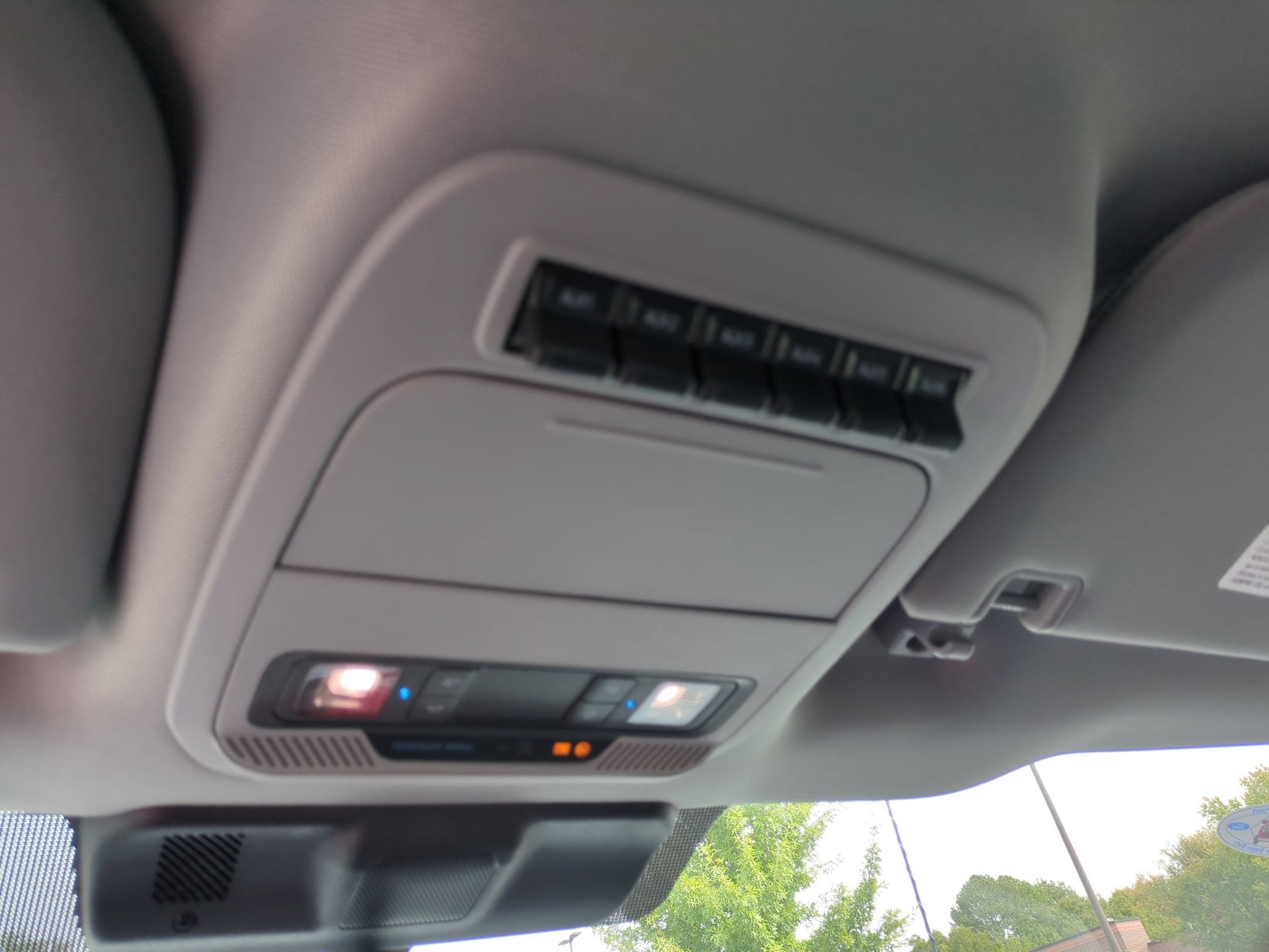 2027 Ford Super Duty F-350 DRW XL