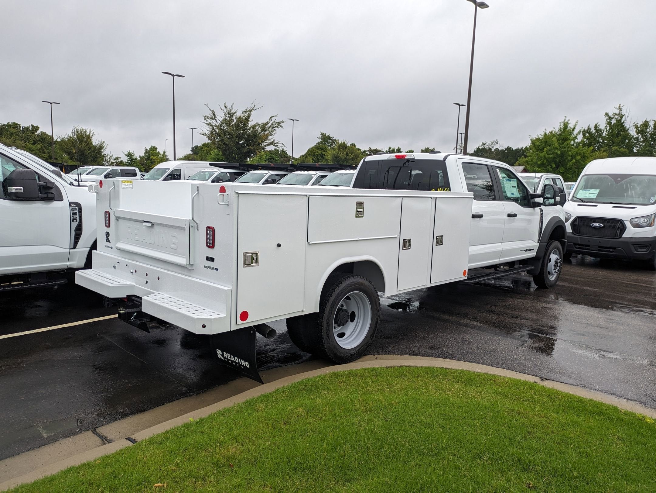 2025 Ford Super Duty F-550 DRW XL