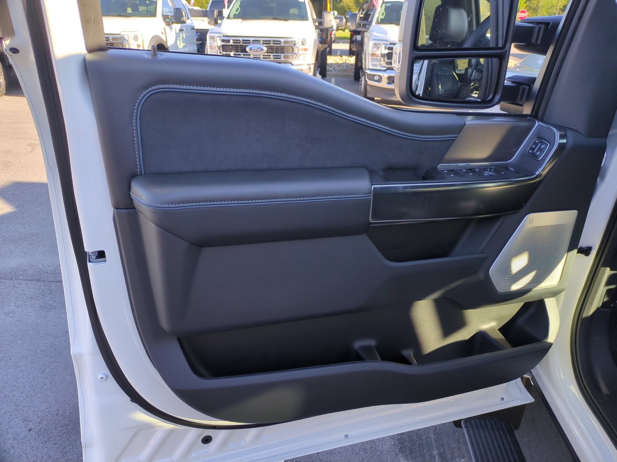 2027 Ford Super Duty F-550 DRW Platinum
