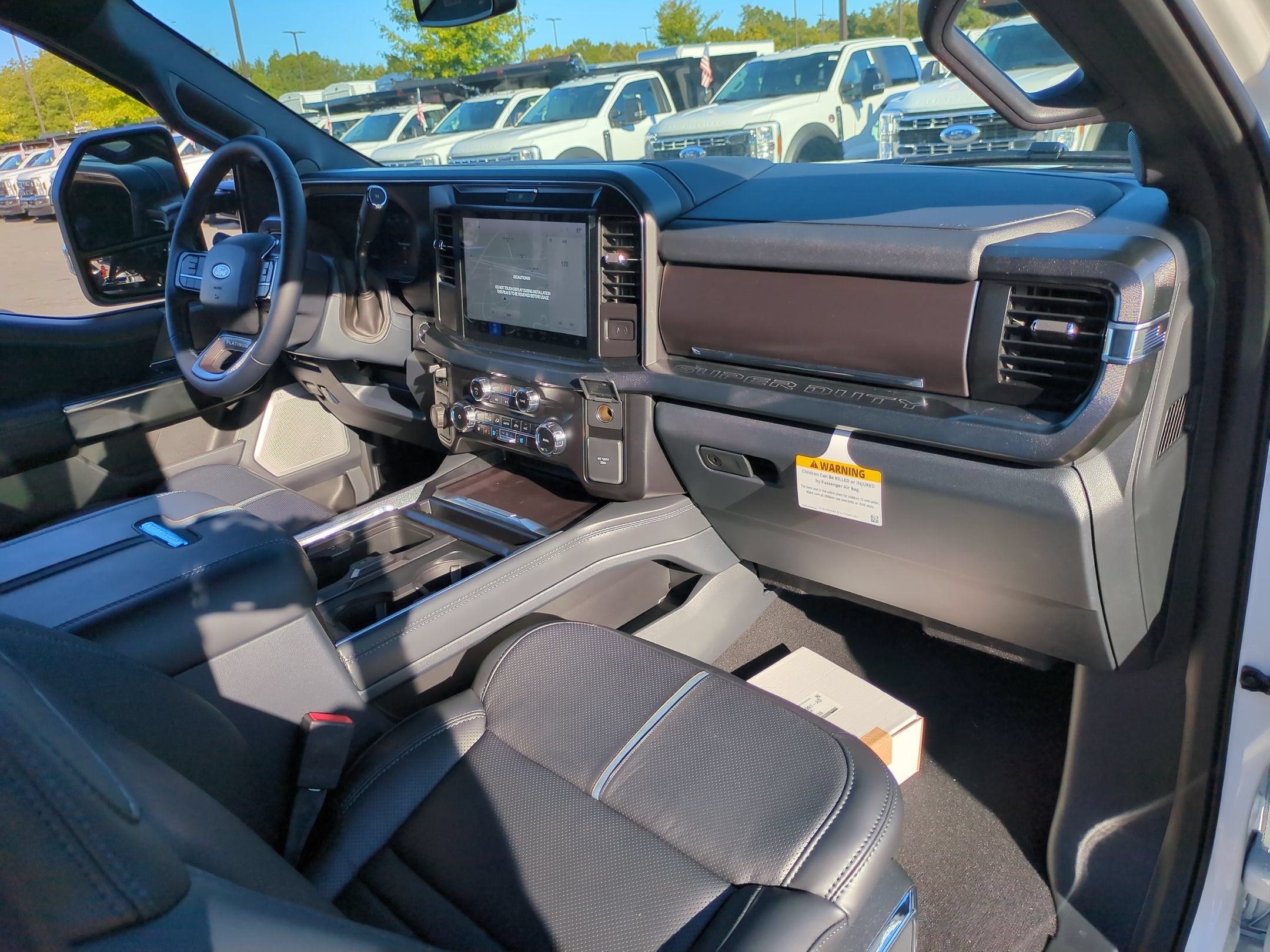 2027 Ford Super Duty F-550 DRW Platinum