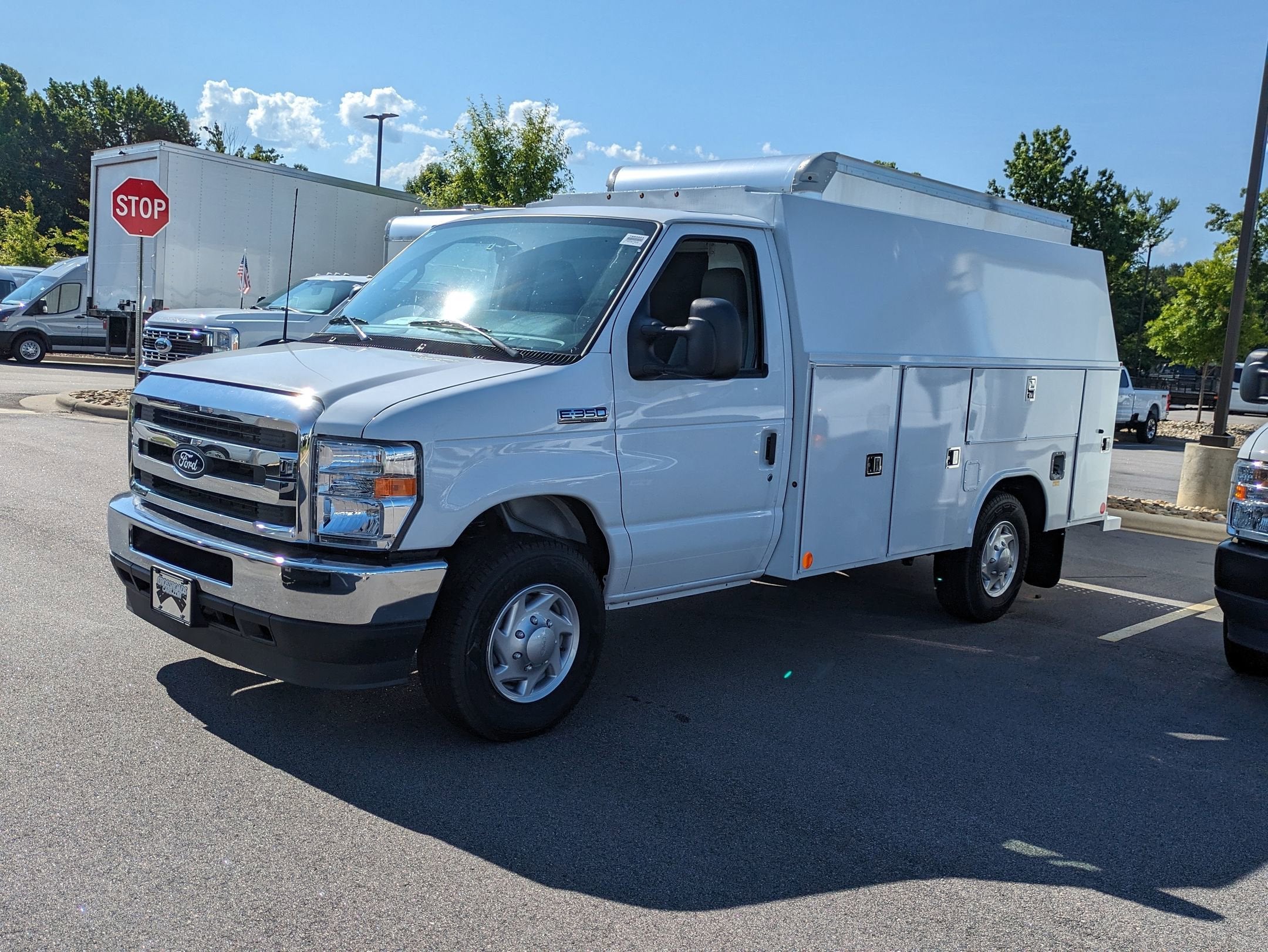 2026 Ford E-Series Cutaway E-350 SRW 138" WB