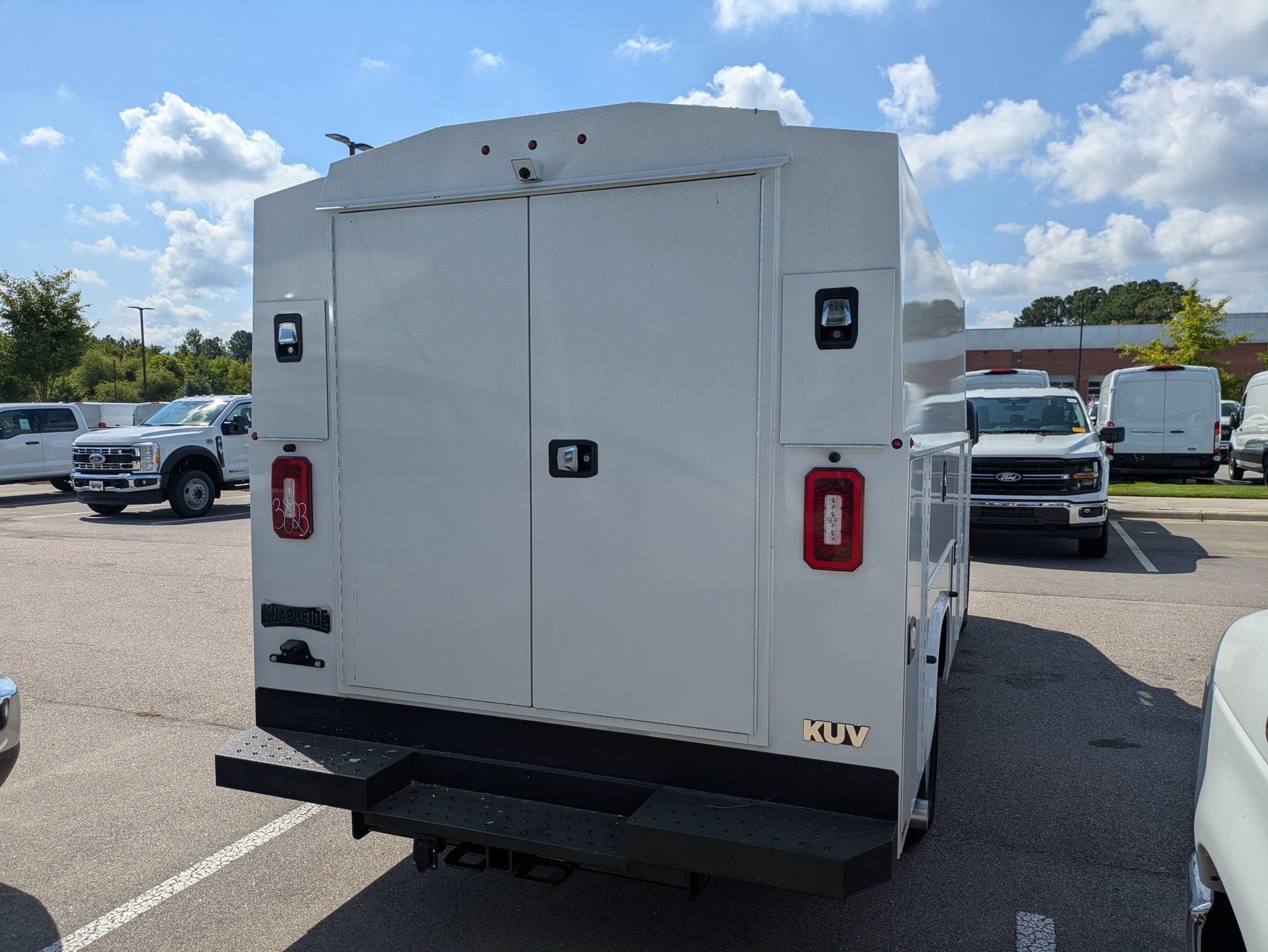 2027 Ford E-Series Cutaway Base