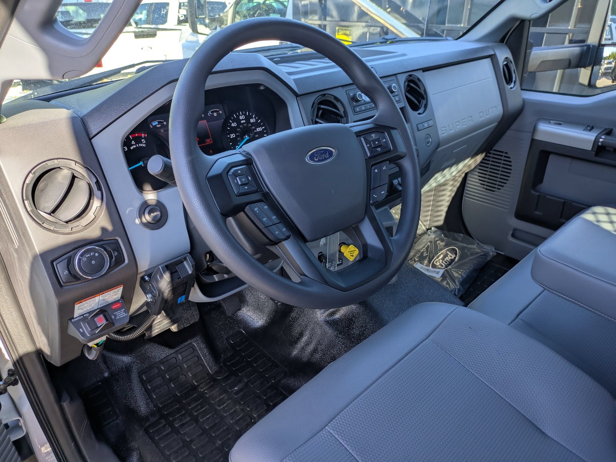 2027 Ford F-750SD Base
