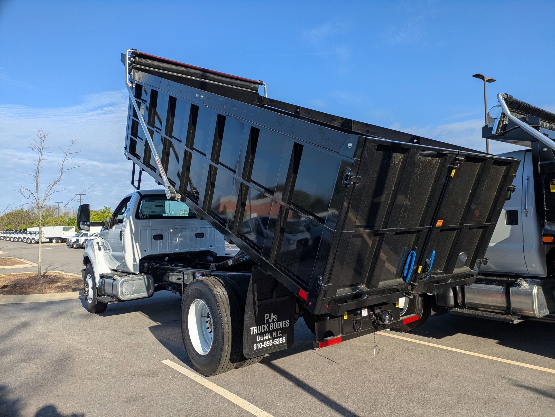 2027 Ford F-750SD Base
