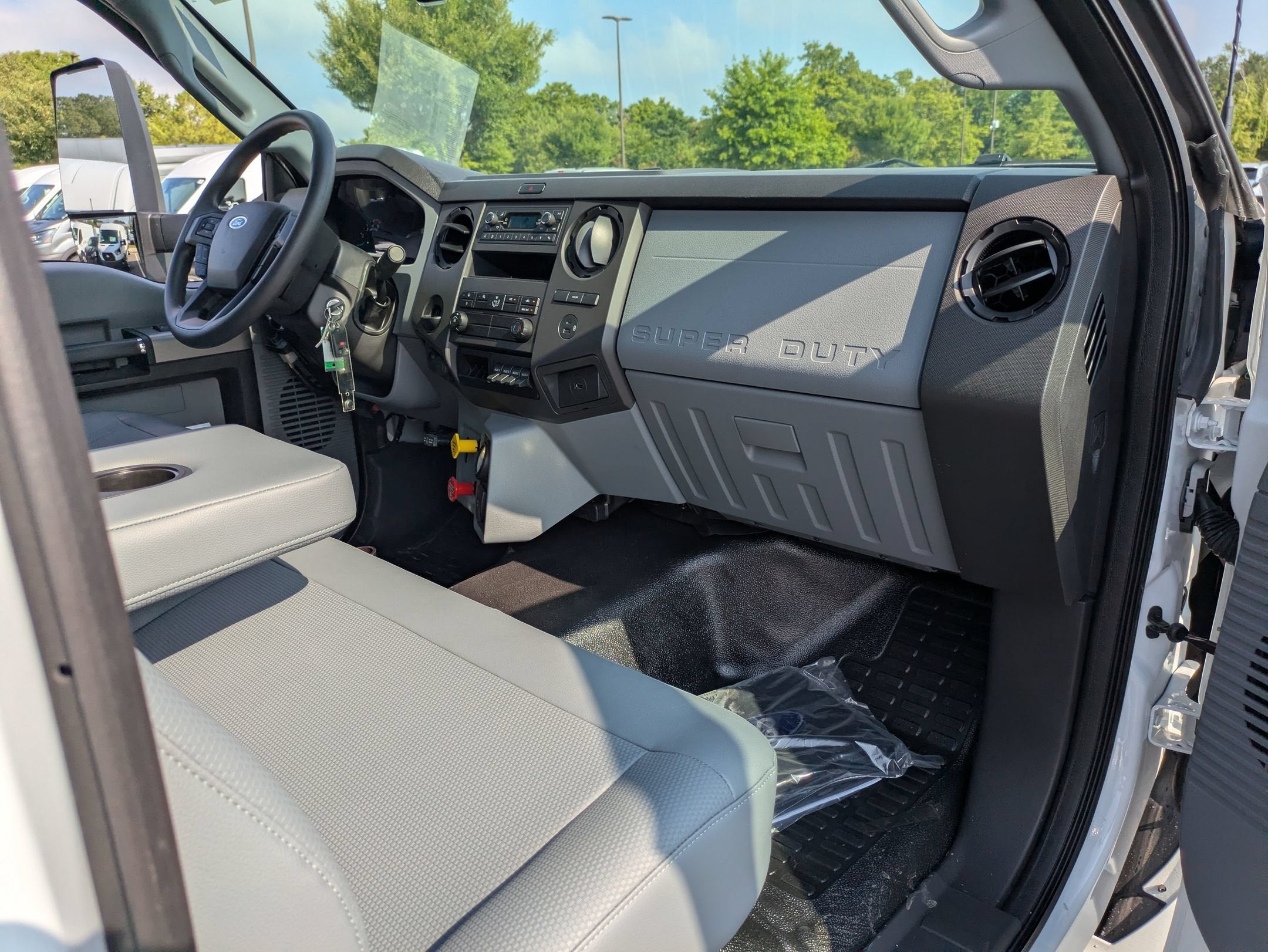 2027 Ford F-750SD Base