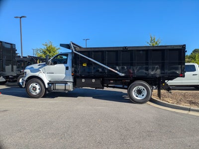 2027 Ford F-750SD Base