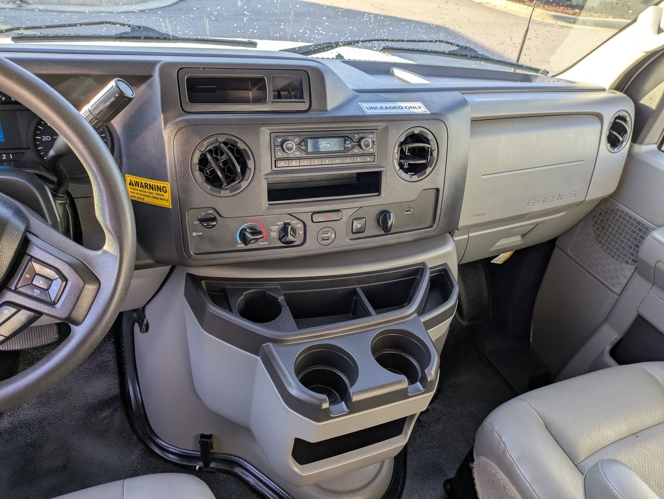 2024 Ford E-Series Cutaway Base