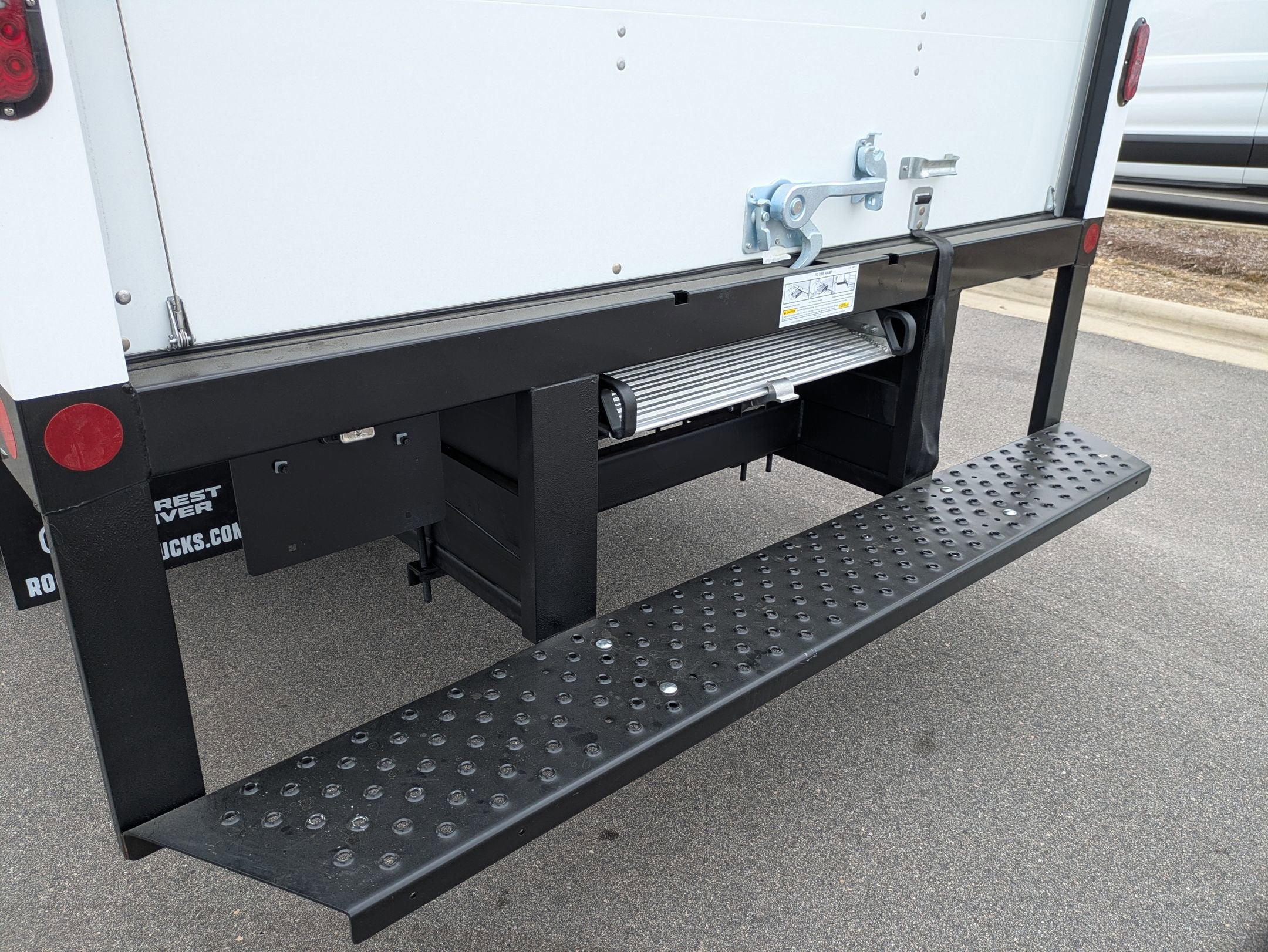2027 Ford E-Series Cutaway Base