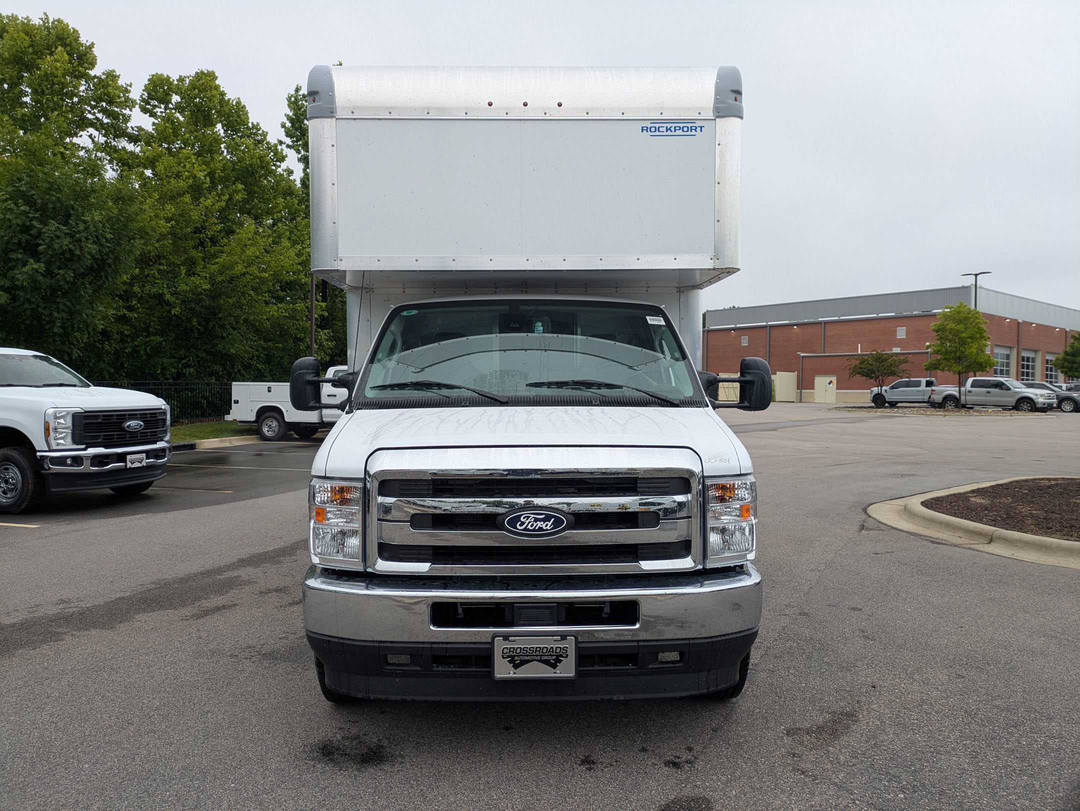 2027 Ford E-Series Cutaway Base