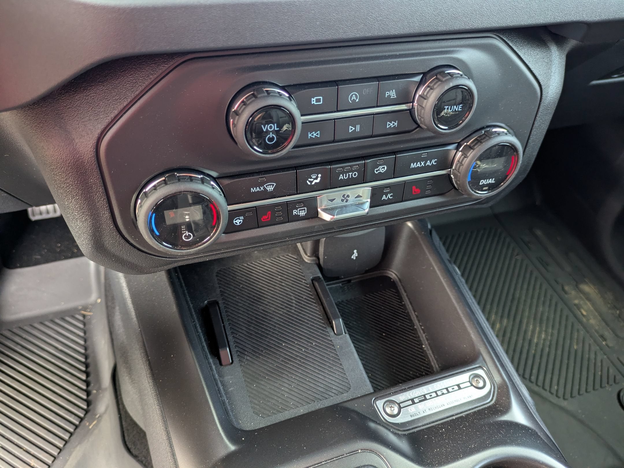 2026 Ford Bronco Outer Banks - Crossroads Courtesy Demo