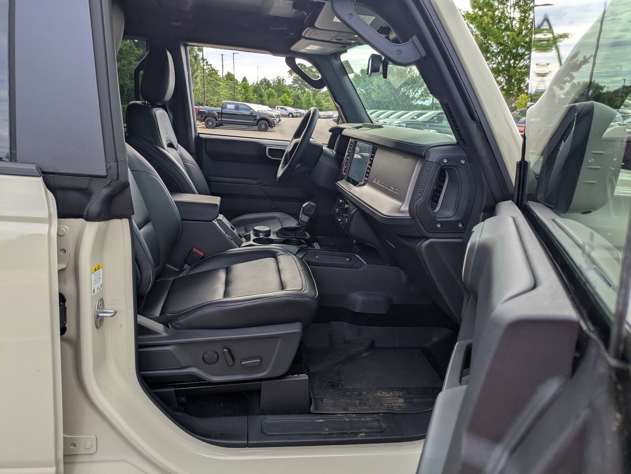 2026 Ford Bronco Outer Banks - Crossroads Courtesy Demo