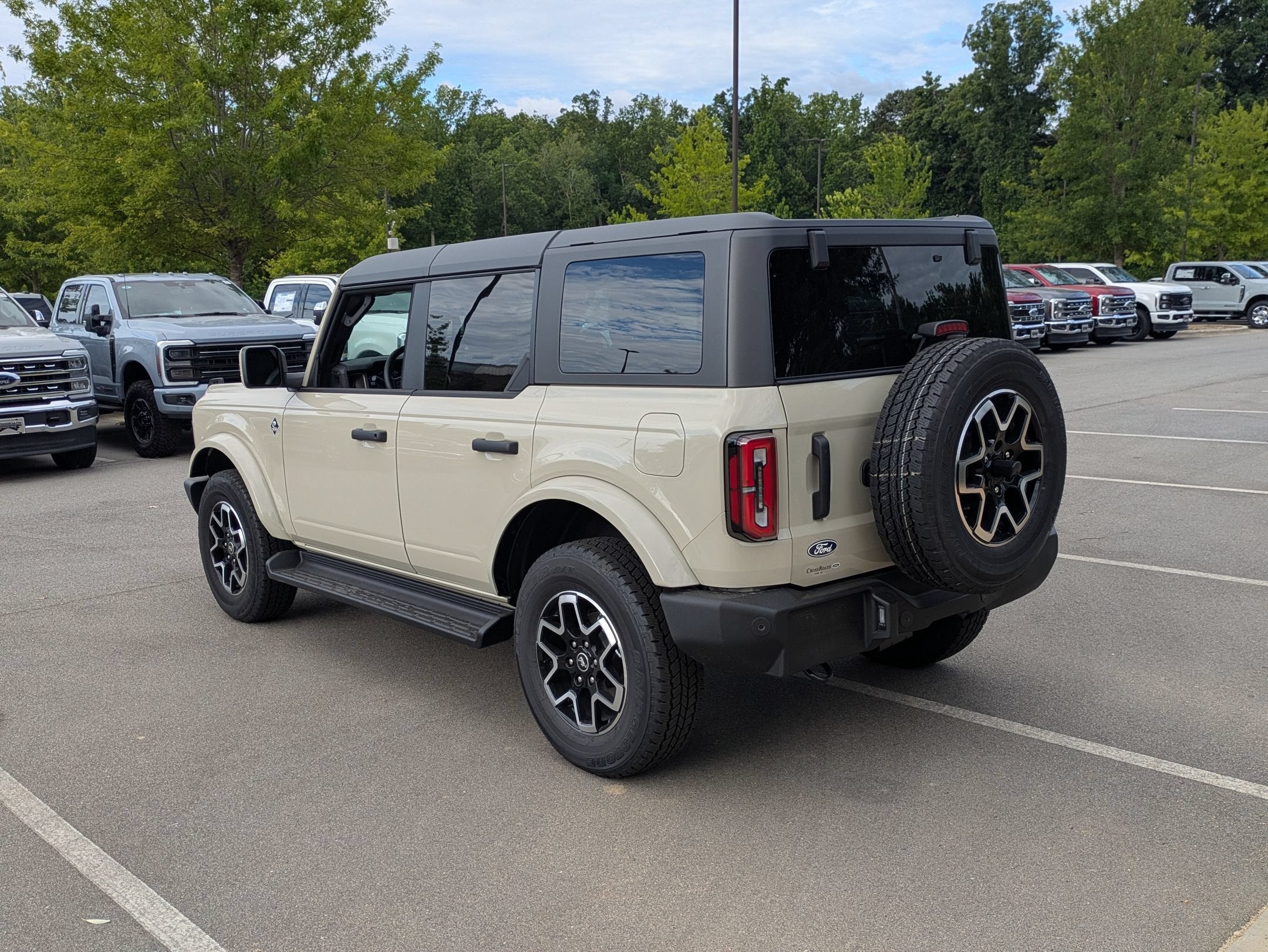 2026 Ford Bronco Outer Banks - Crossroads Courtesy Demo