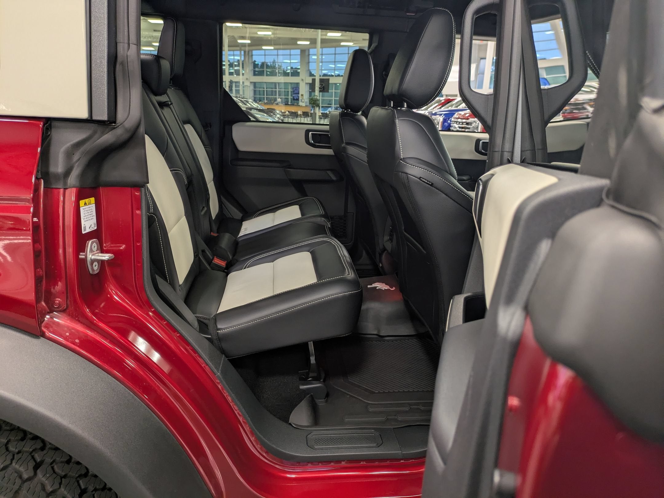 2026 Ford Bronco Outer Banks - Crossroads Courtesy Demo