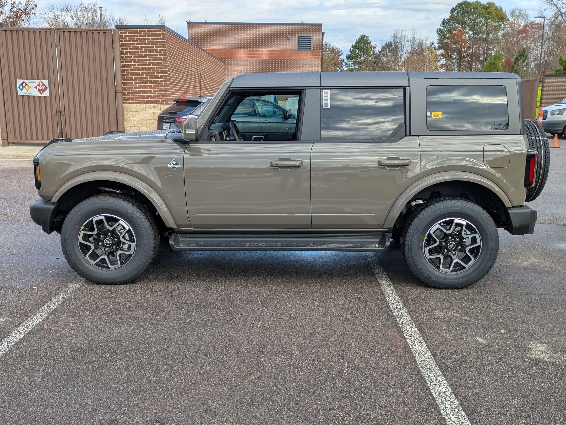 2025 Ford Bronco Outer Banks