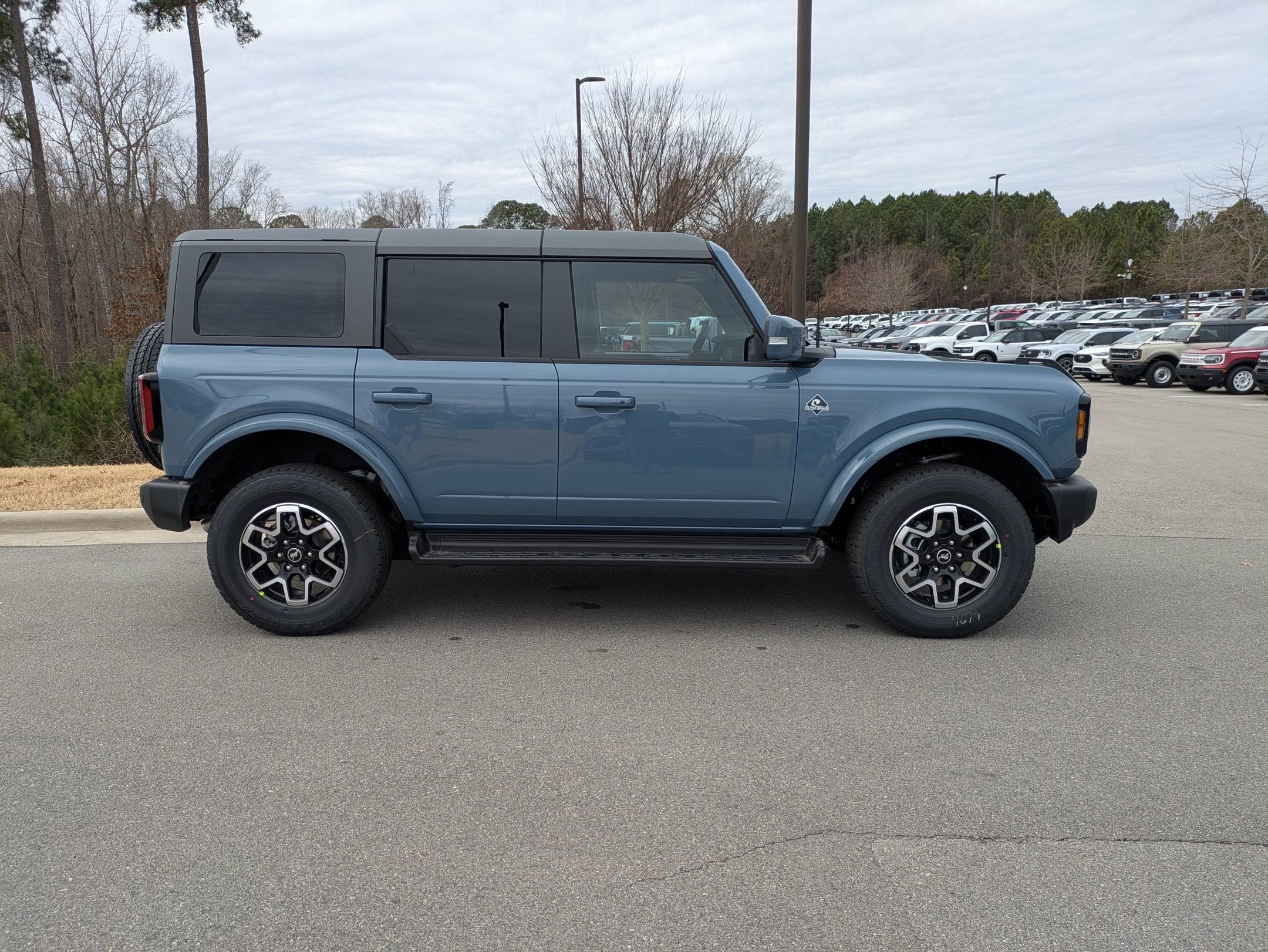 2025 Ford Bronco Outer Banks