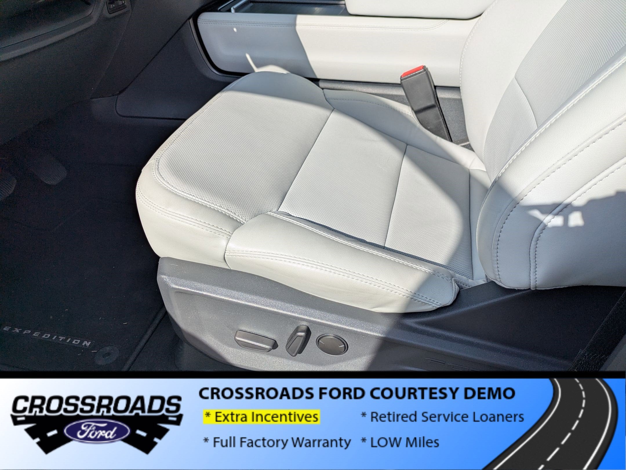 2026 Ford Expedition Max Platinum - Crossroads Courtesy Demo