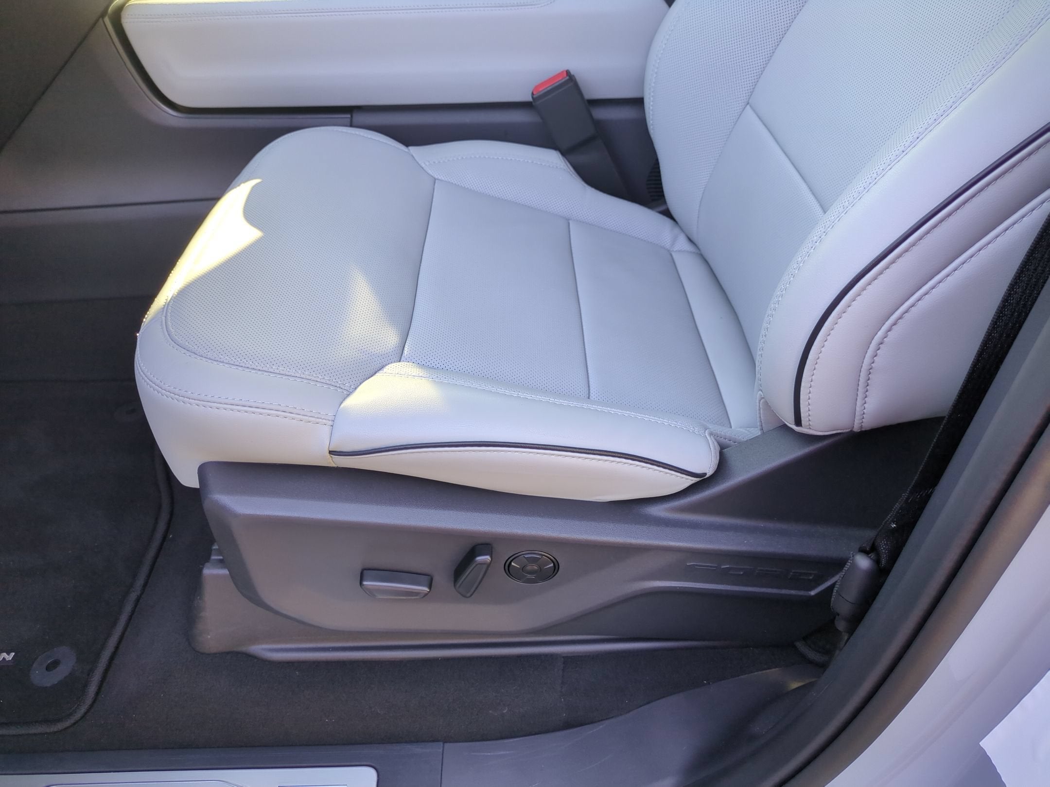 2026 Ford Expedition Max Platinum - Crossroads Courtesy Demo