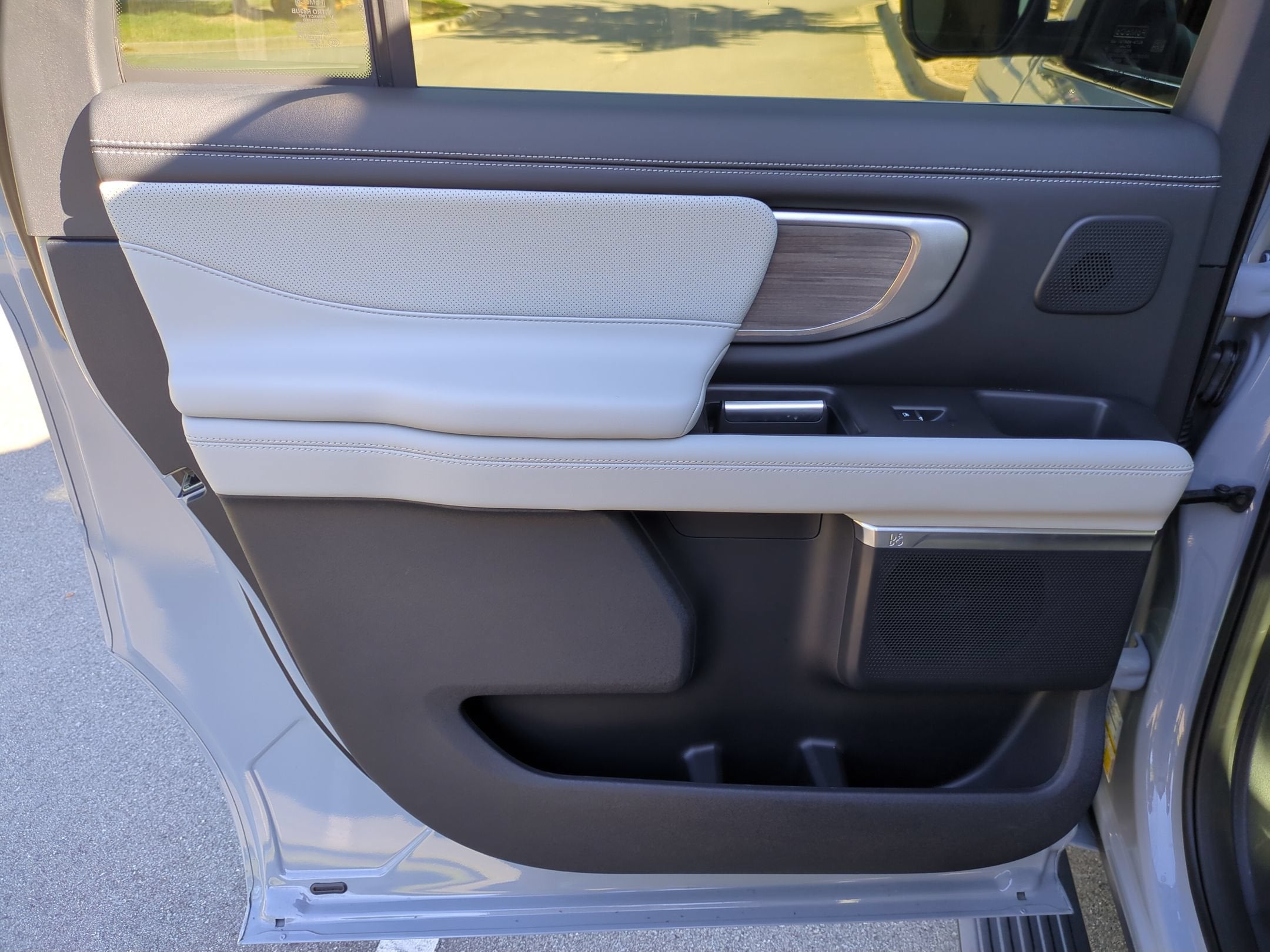 2026 Ford Expedition Max Platinum - Crossroads Courtesy Demo