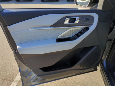 2026 Ford Explorer Platinum - Crossroads Courtesy Demo