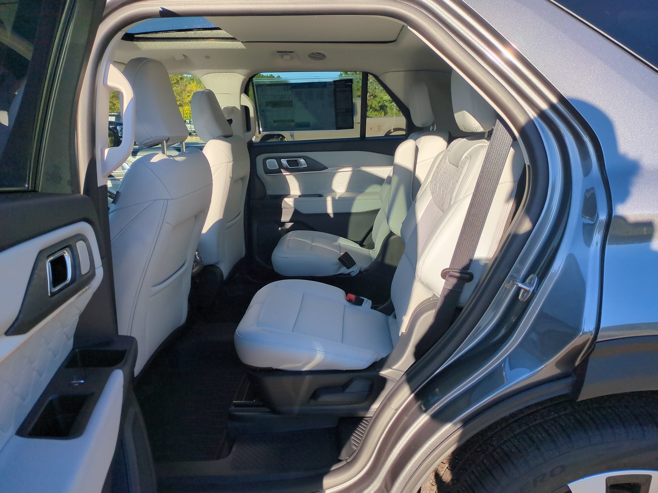 2026 Ford Explorer Platinum - Crossroads Courtesy Demo