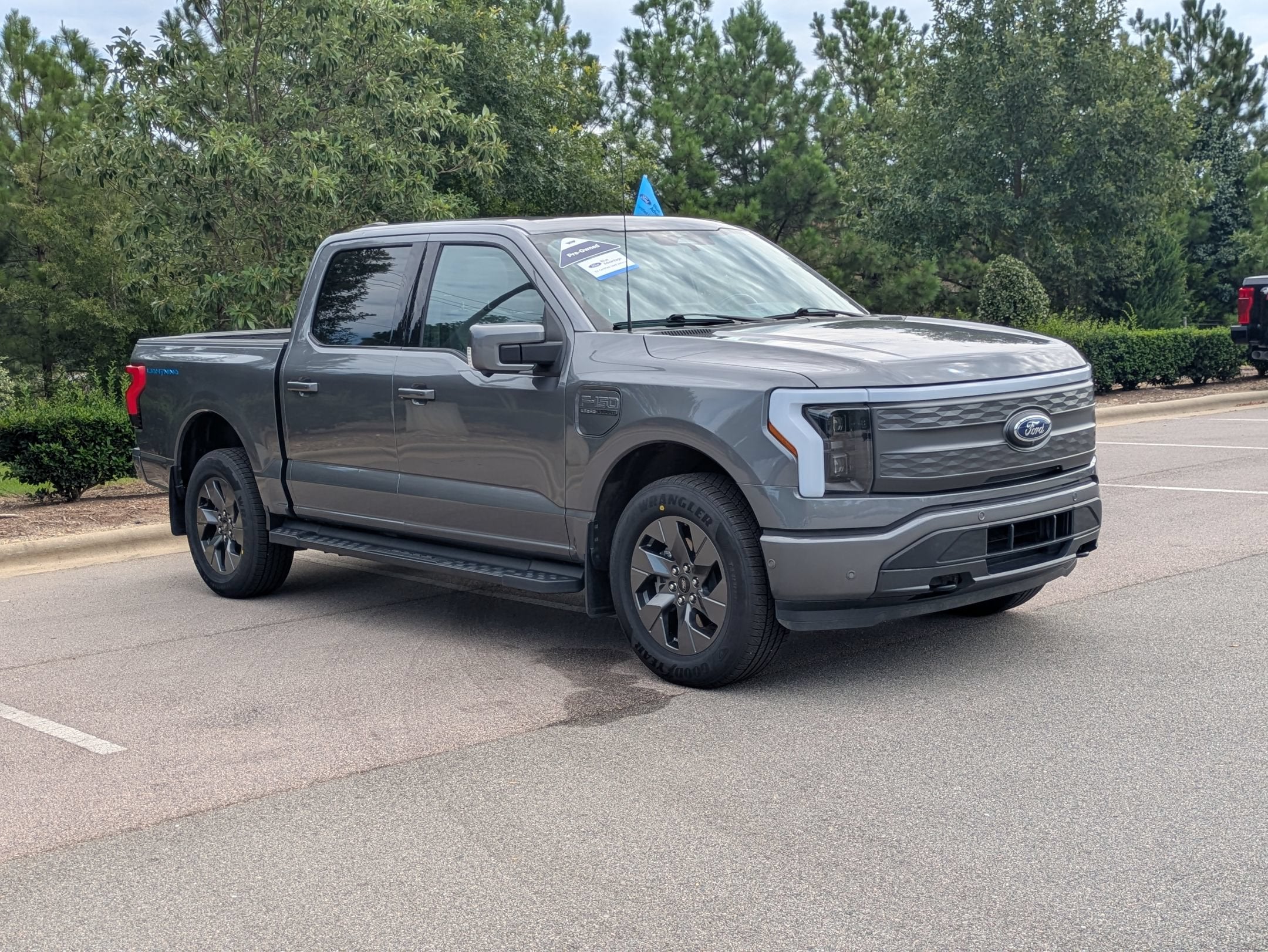 2023 Ford F-150 Lightning LARIAT