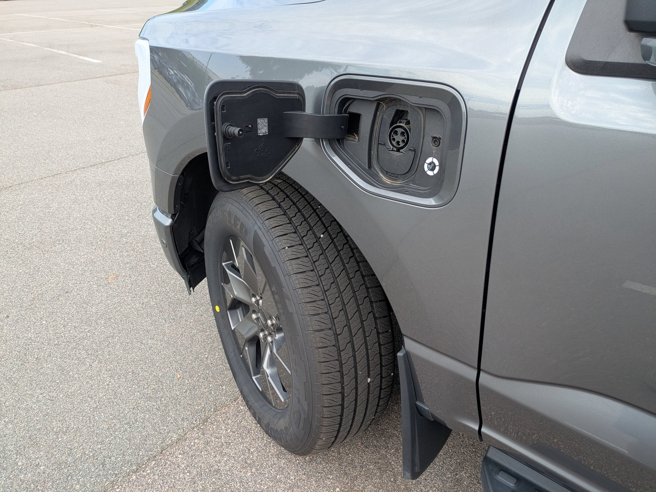 2023 Ford F-150 Lightning LARIAT