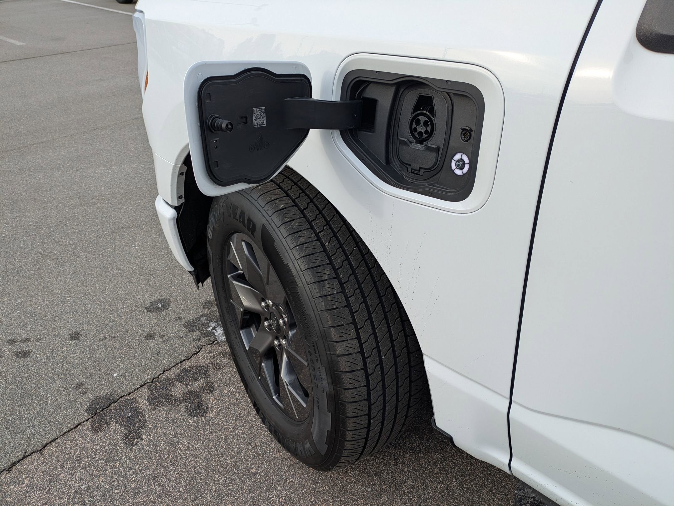 2024 Ford F-150 Lightning LARIAT