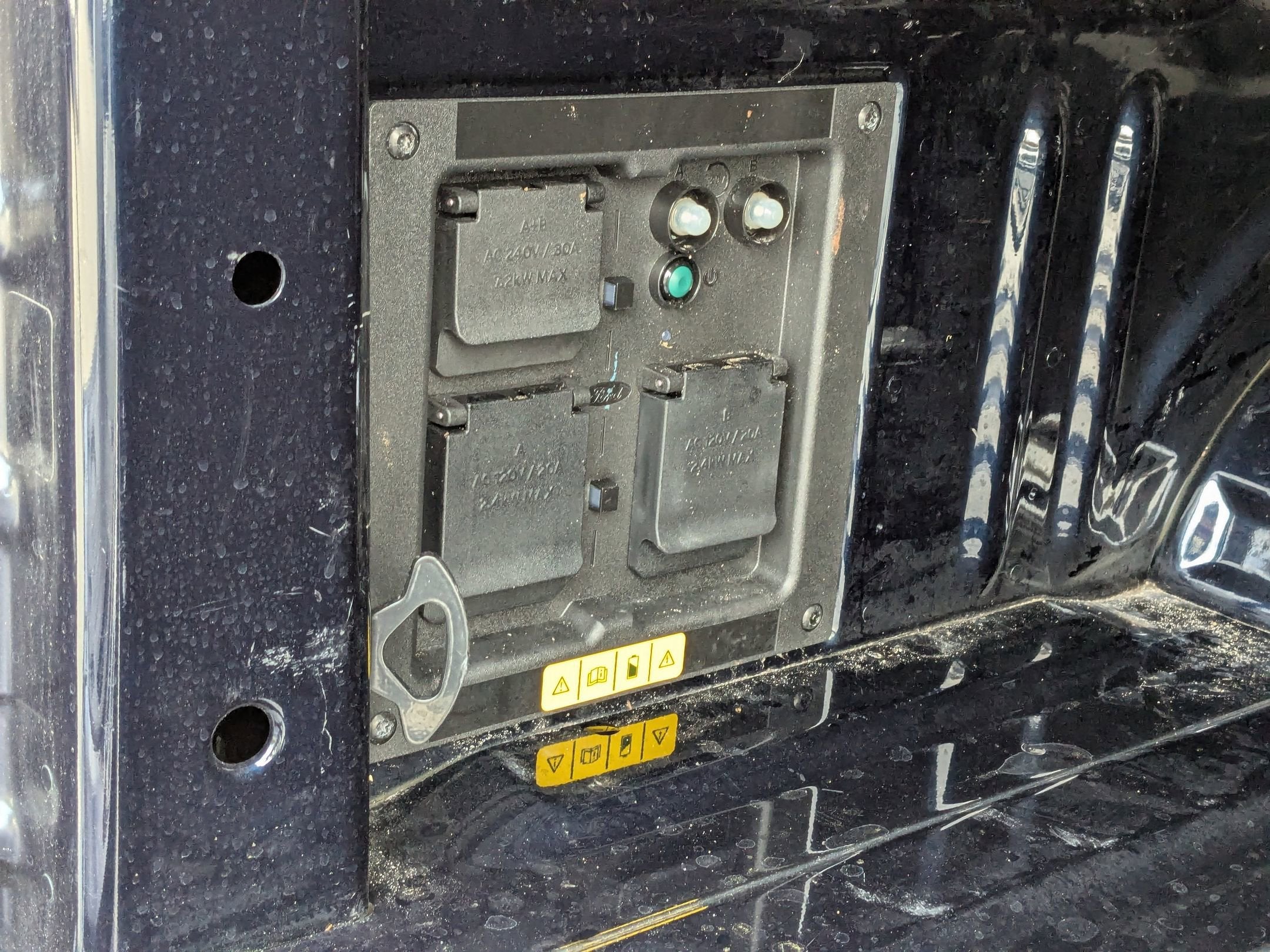 2025 Ford F-150 Lightning LARIAT