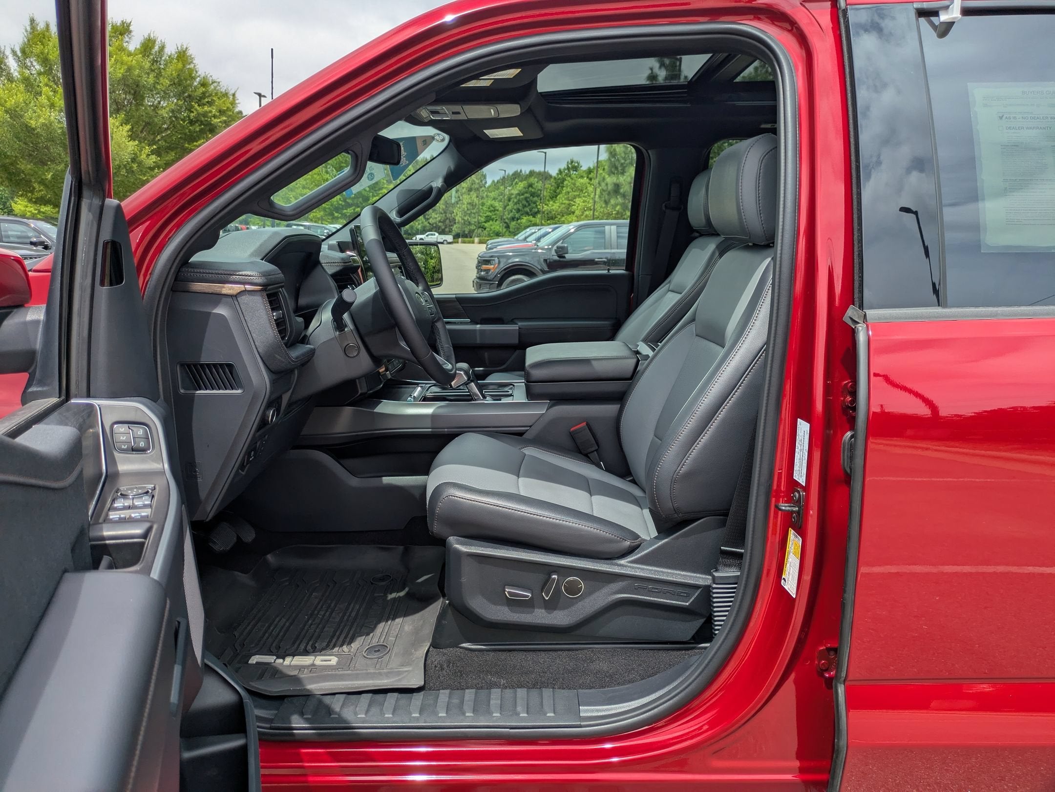 2025 Ford F-150 Lightning LARIAT