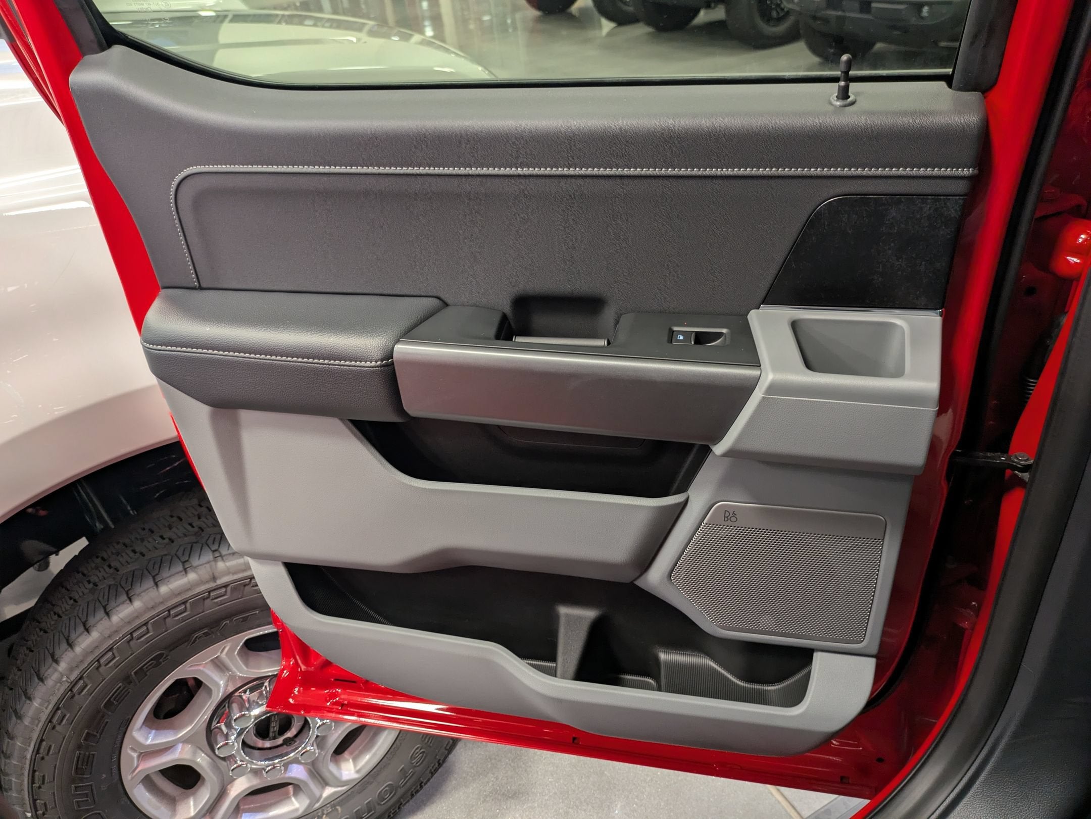 2027 Ford Super Duty F-250 SRW XLT