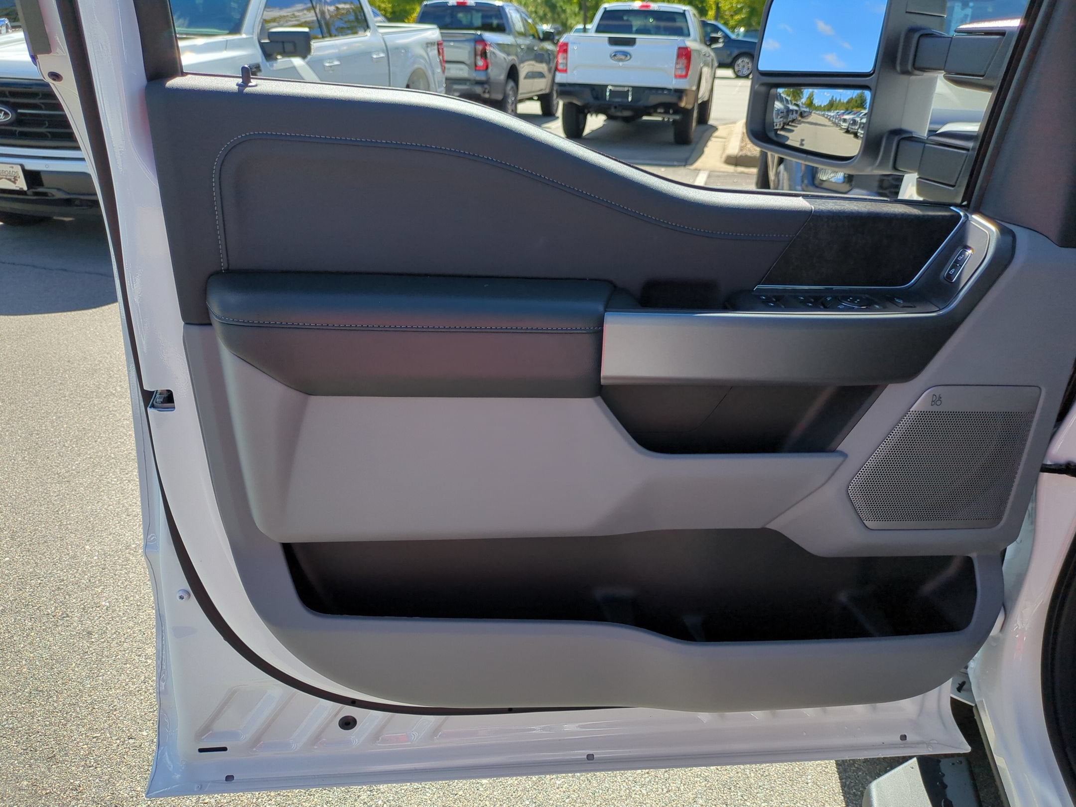 2027 Ford Super Duty F-250 SRW XLT