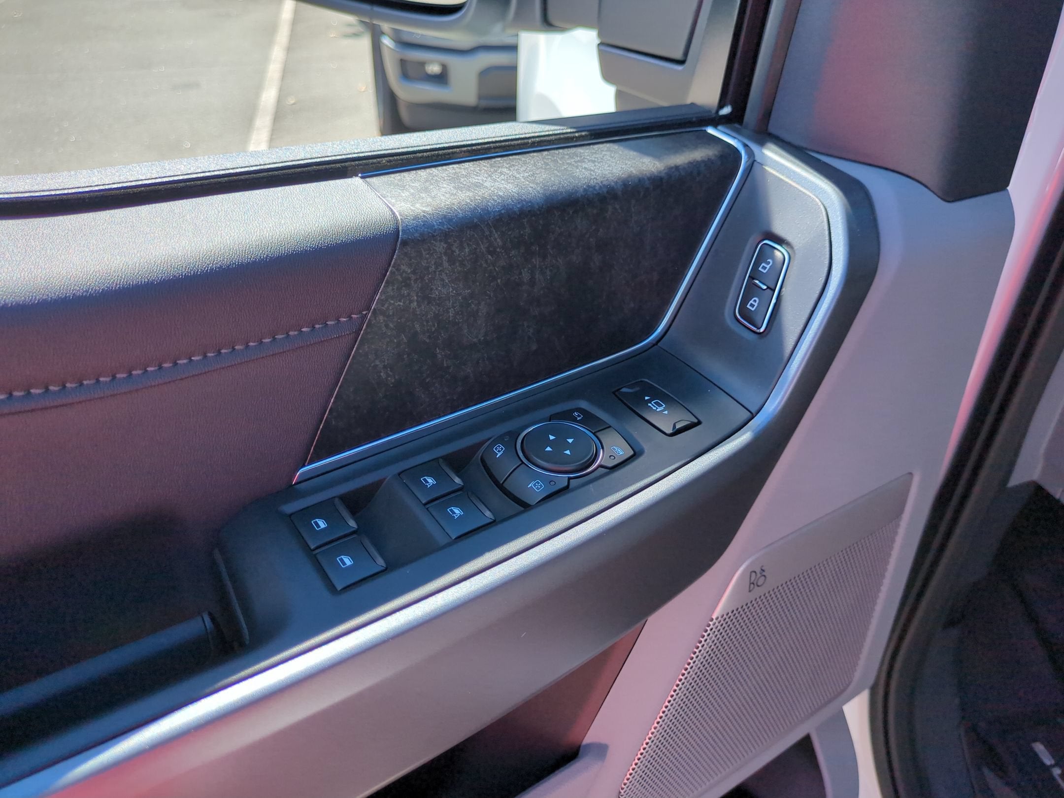 2027 Ford Super Duty F-250 SRW XLT