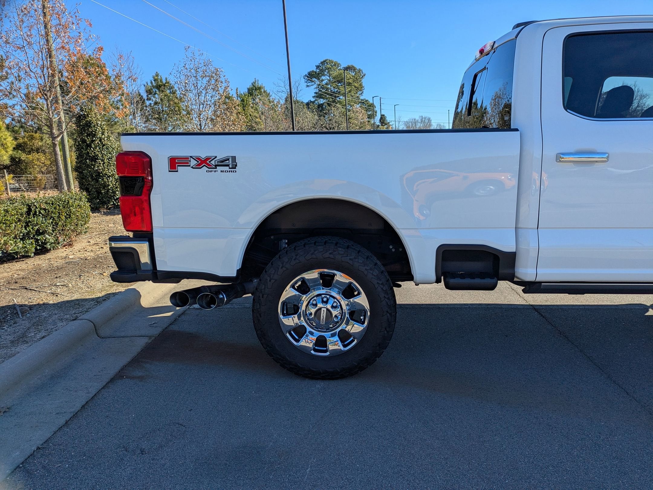 2023 Ford Super Duty F-350 SRW LARIAT