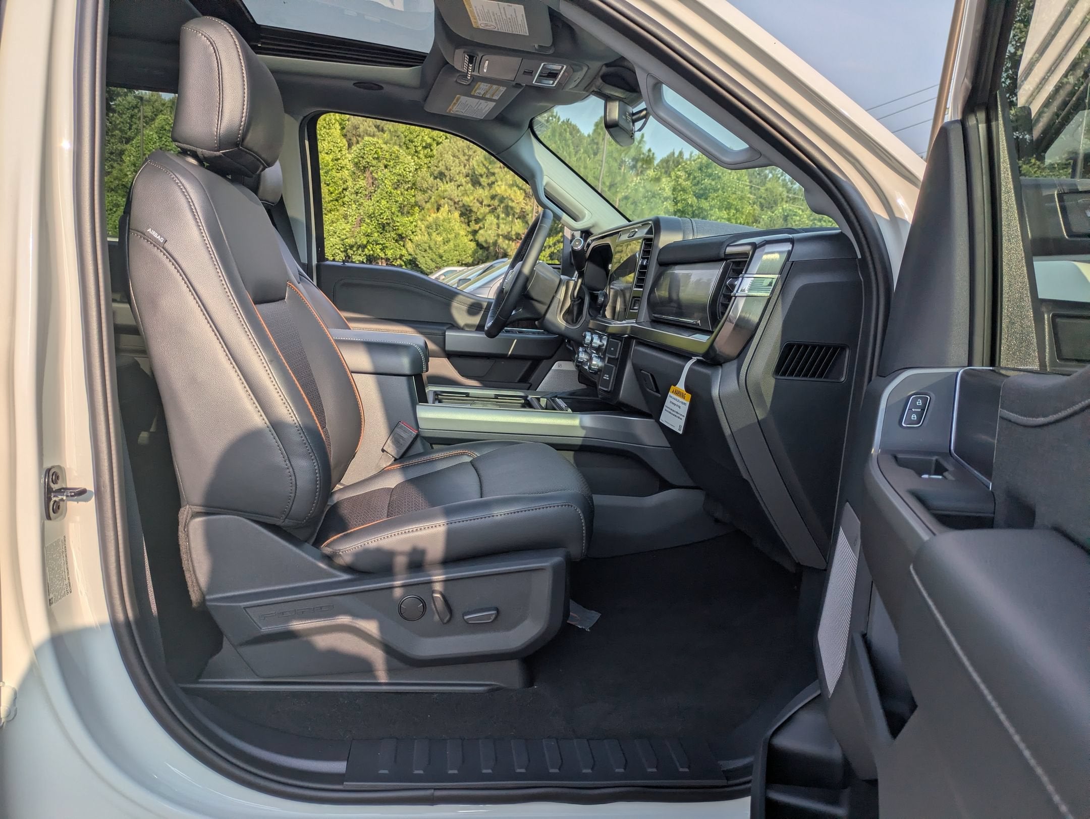 2026 Ford Super Duty F-350 SRW LARIAT