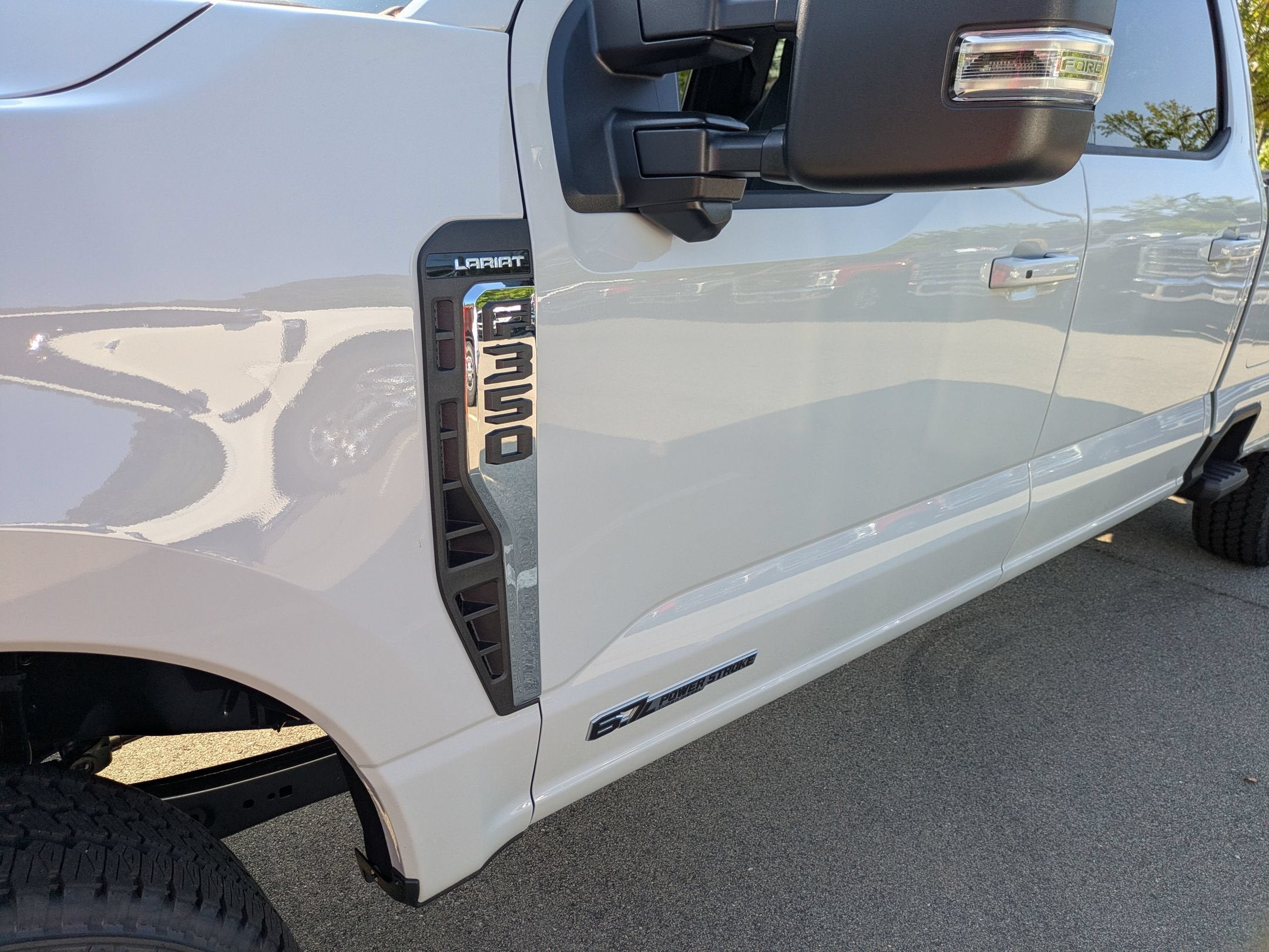 2026 Ford Super Duty F-350 SRW LARIAT