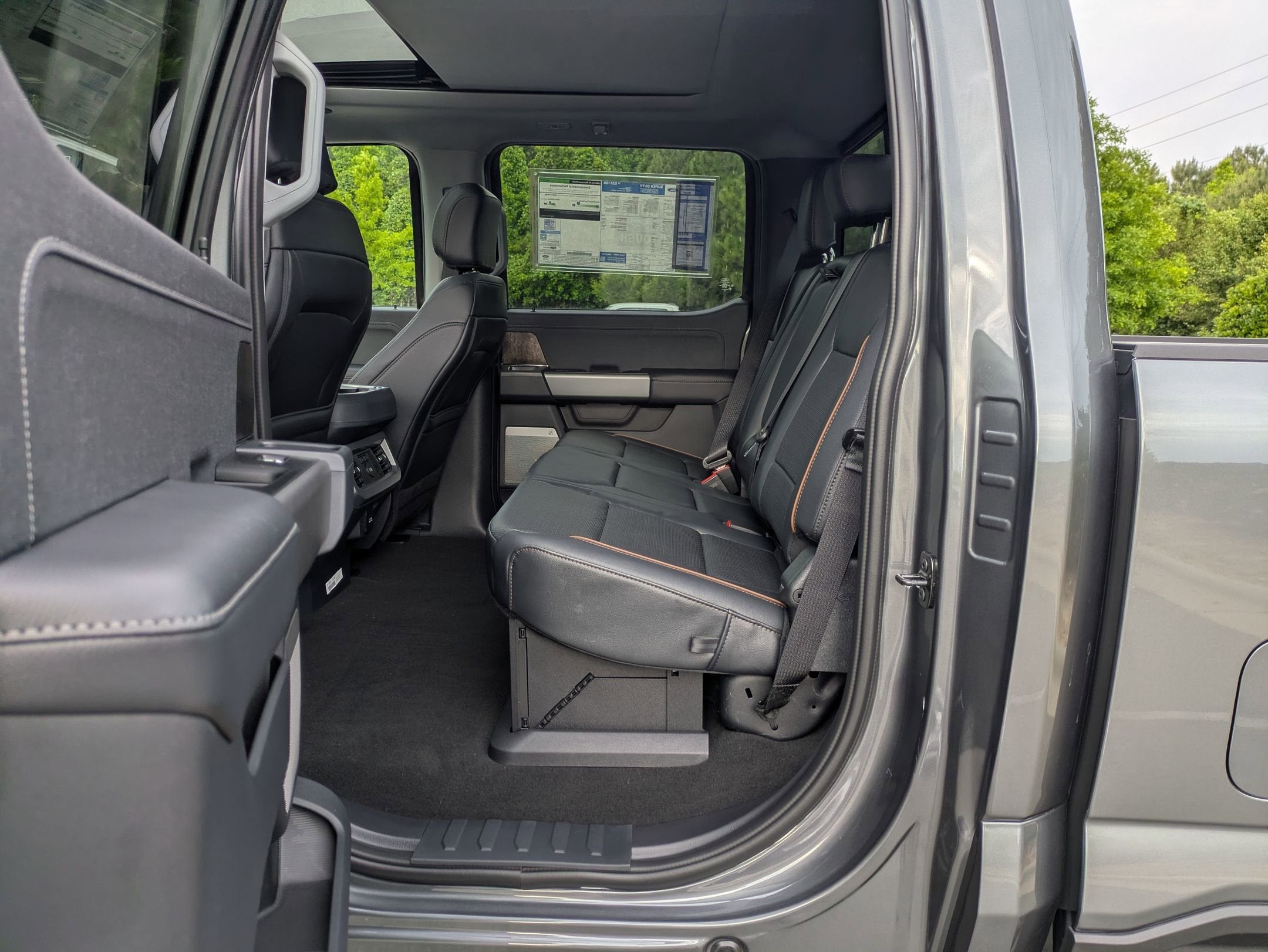 2026 Ford Super Duty F-350 SRW LARIAT