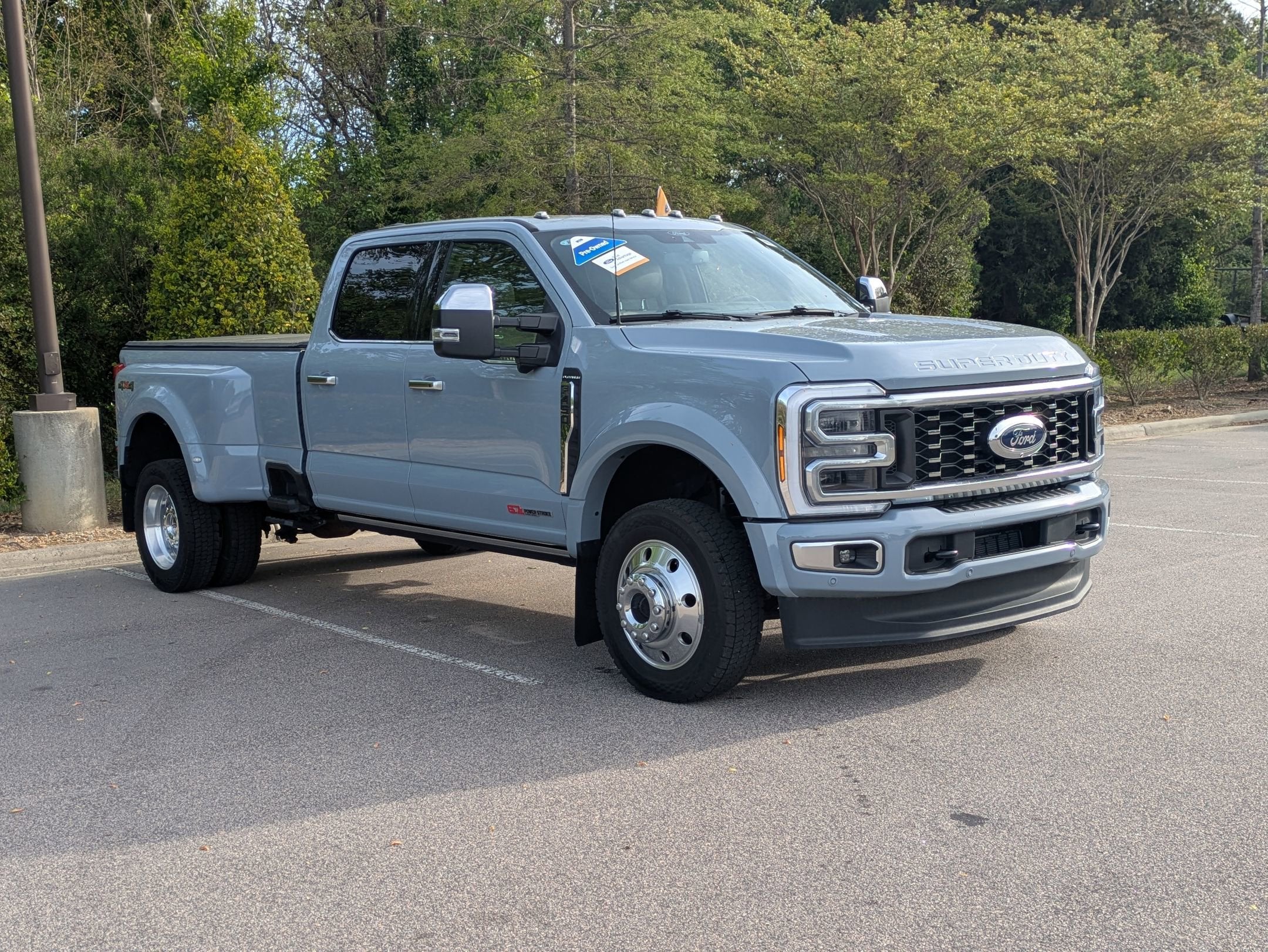 2025 Ford Super Duty F-450 DRW Platinum