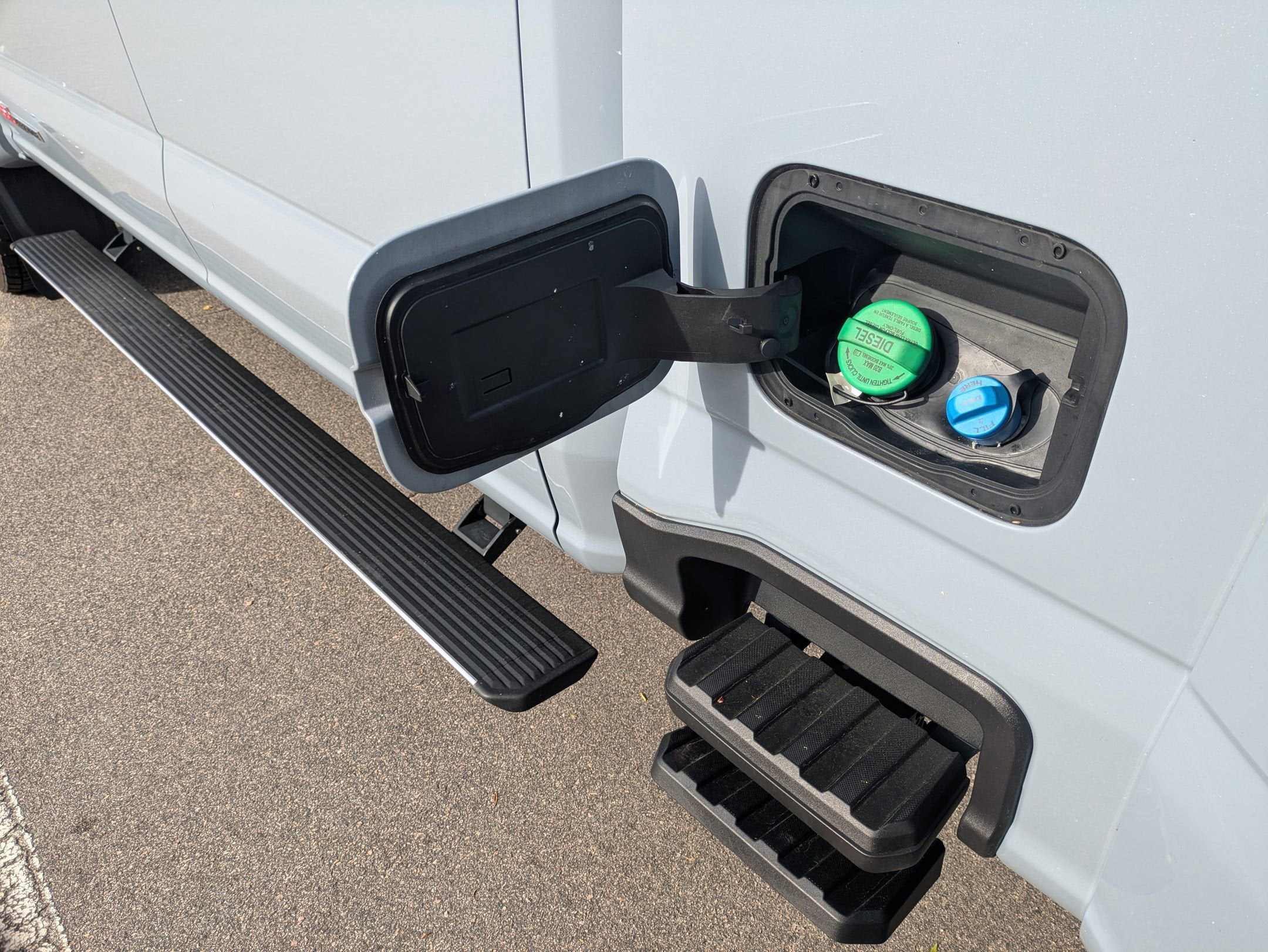 2025 Ford Super Duty F-450 DRW Platinum