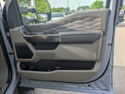 2025 Ford Super Duty F-450 DRW Platinum